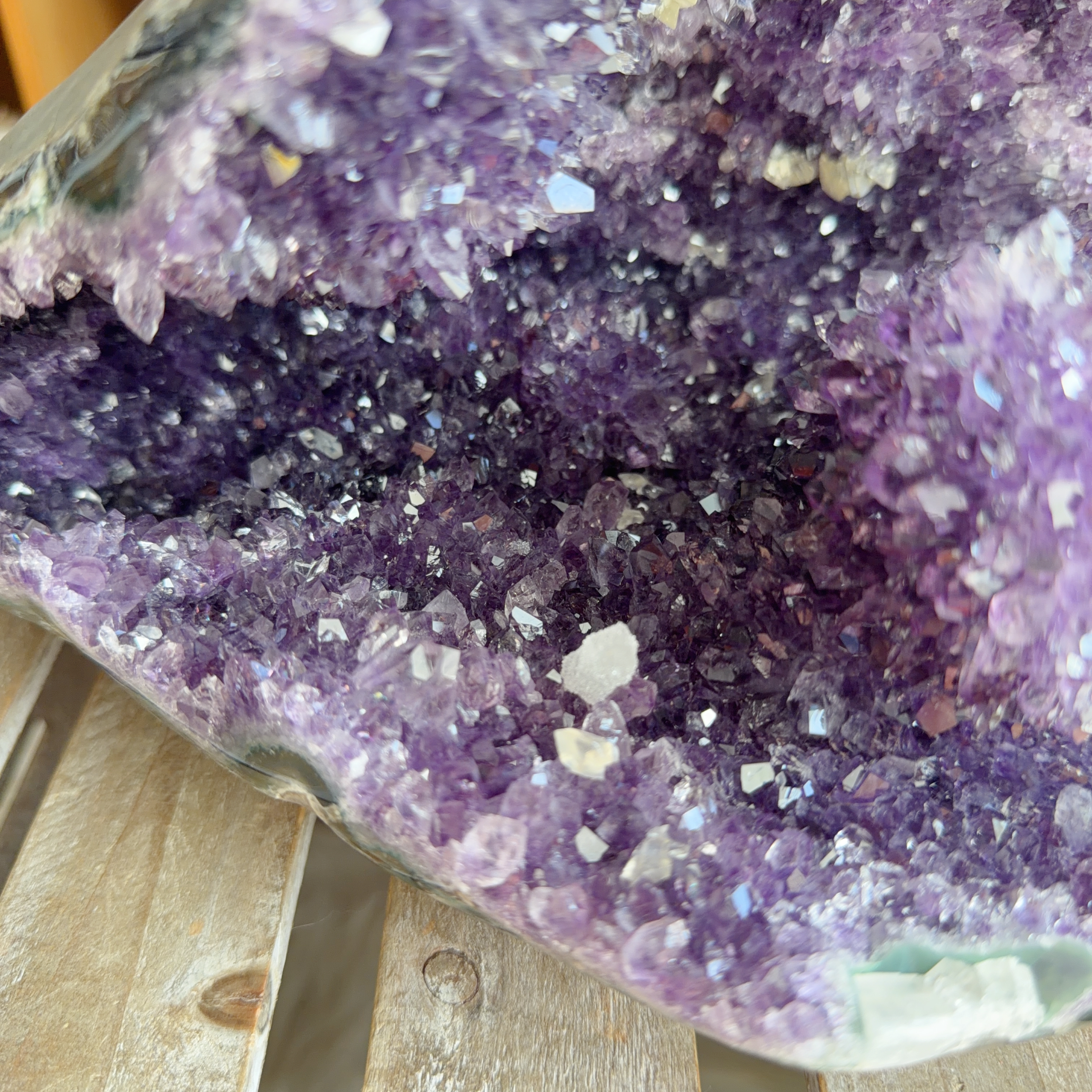 原皮紫水晶共生方解石擺件（包底座）