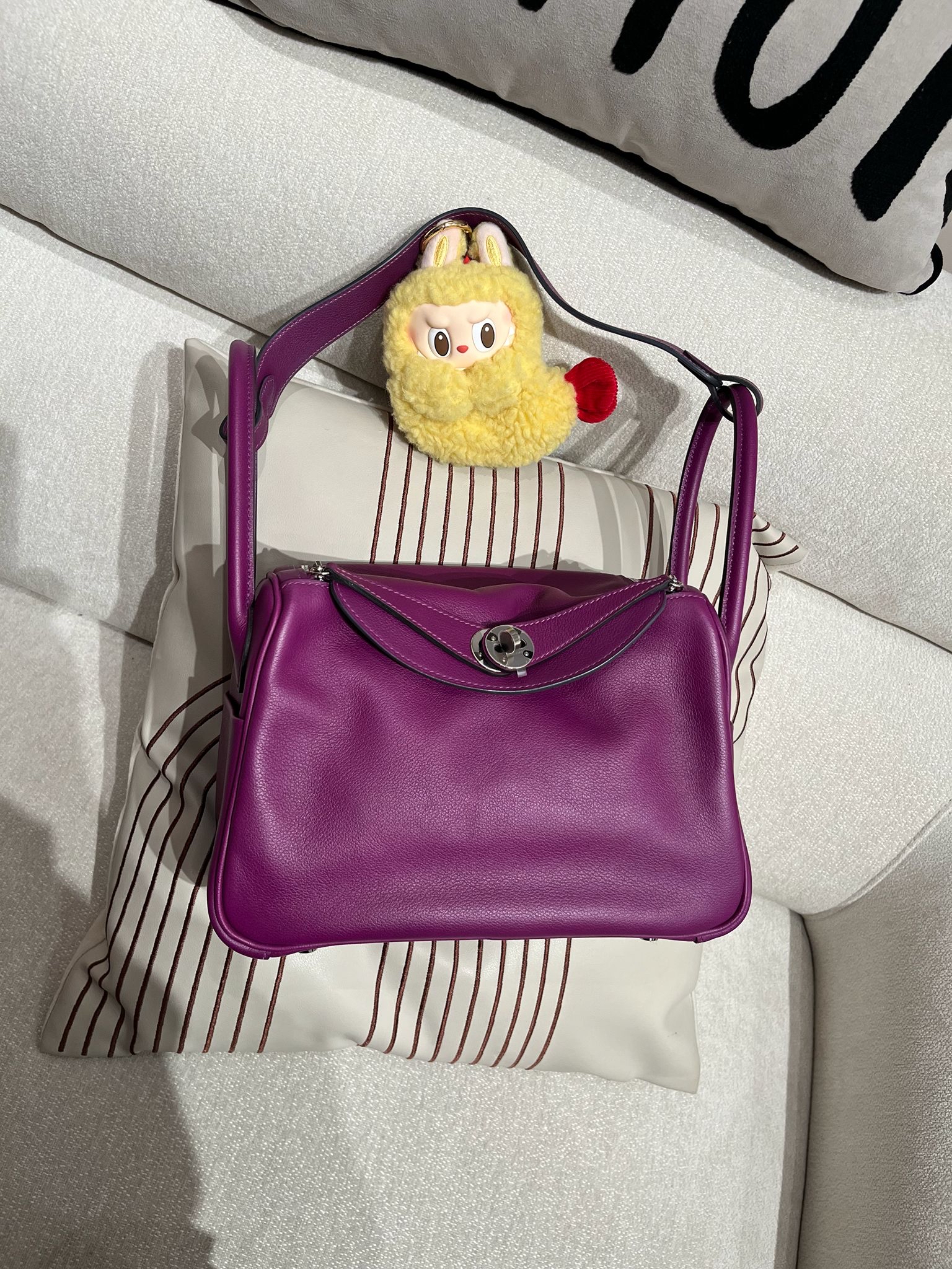 Hermes Lindy 26,P9,EC牛皮,STAMP Y 100%Authentic ,98%new ✅dust bag✅BOX 