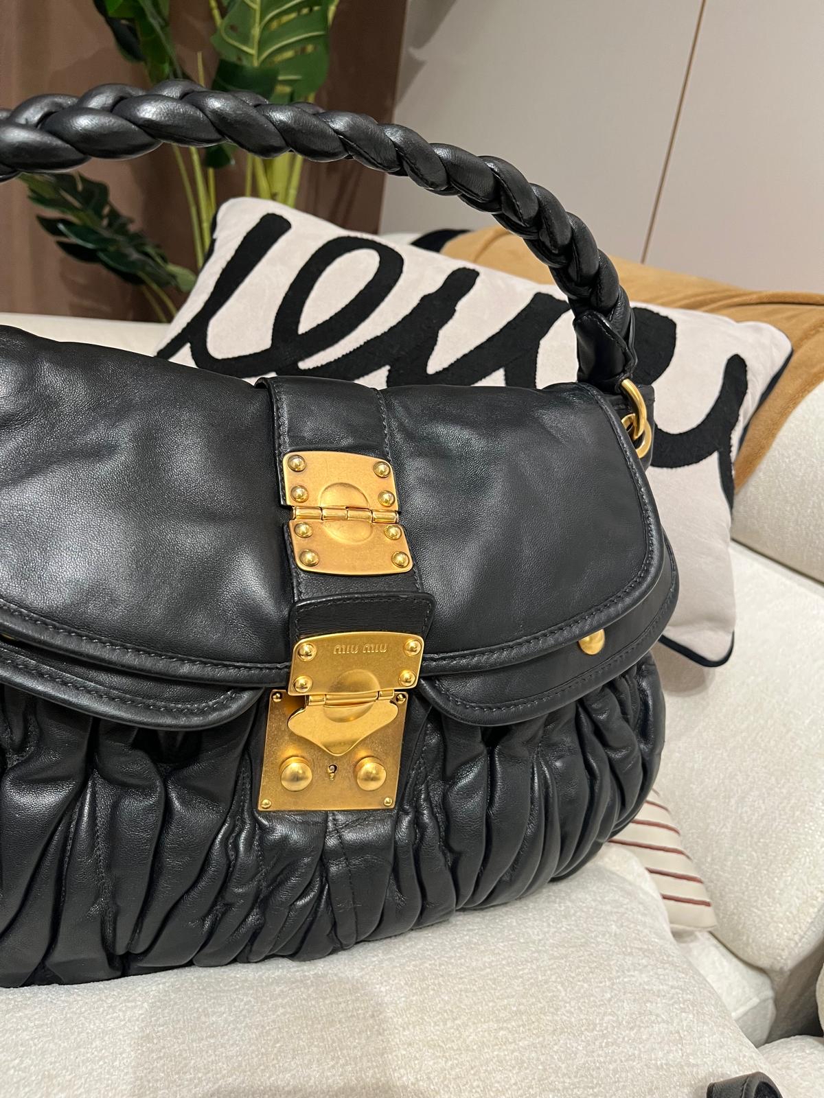 Miu Miu 2Way Shoulder Bag 黑色金扣 100%Authentic, 92%New ✅Dust bag