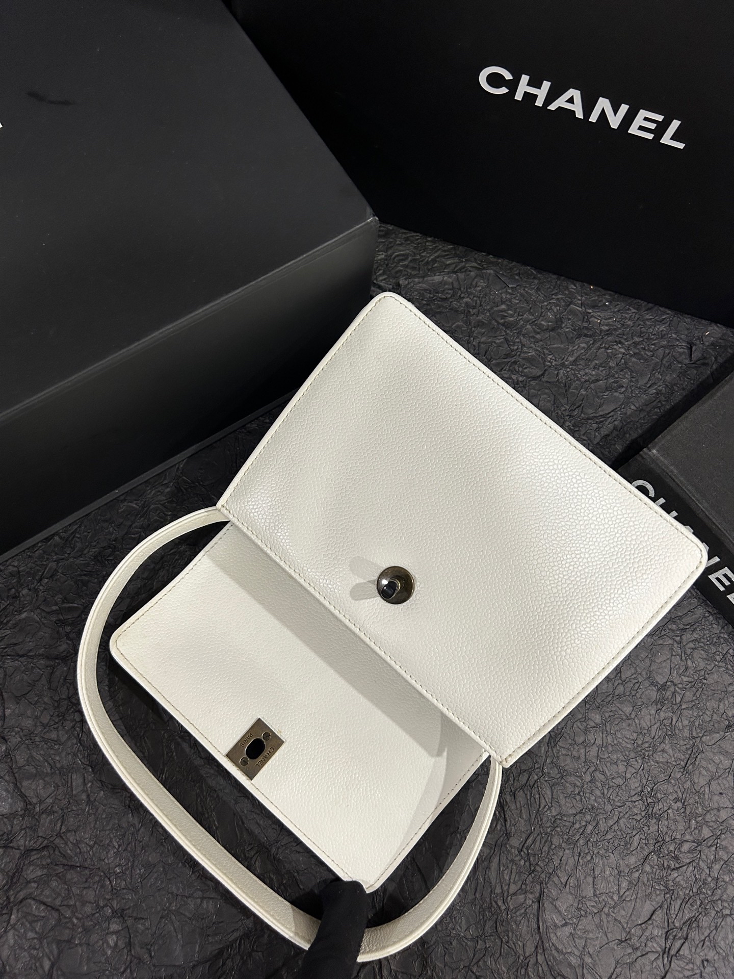 【預訂貨品】Chanel 白色腋下Kelly