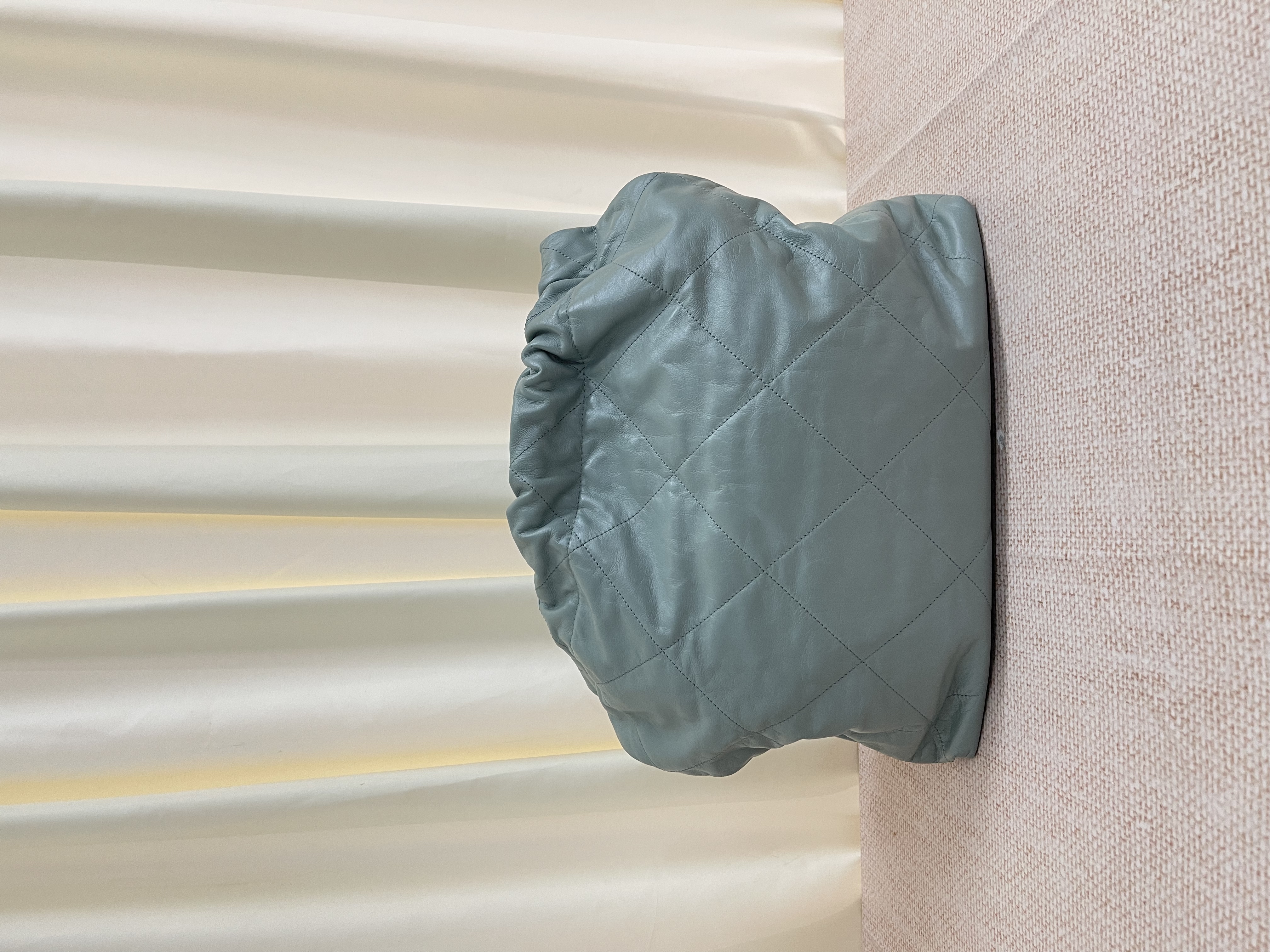 Pre-owned Chanel 22Bag/ Product Code: 26043005