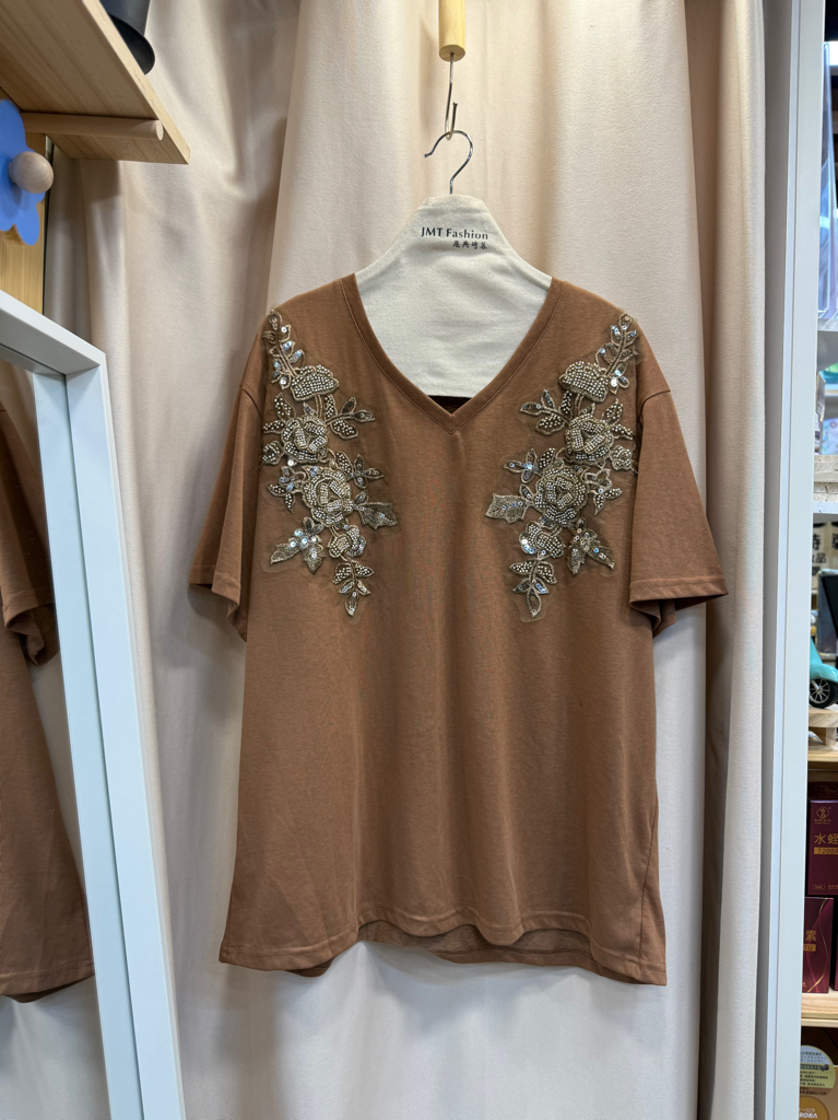 V 領珠片Tee  M930 845123259