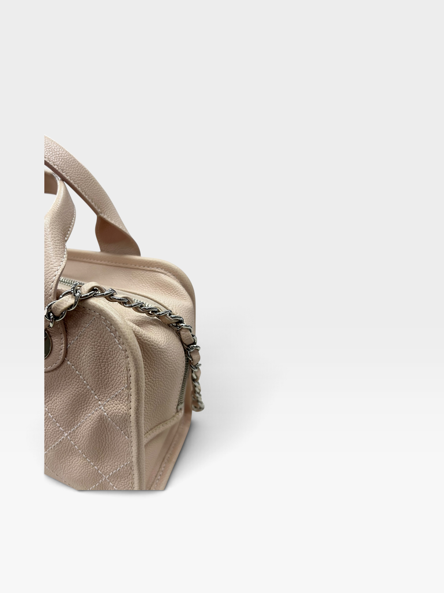 Pre-Owned CHANEL Deauville Handbag / Product Code: 092403