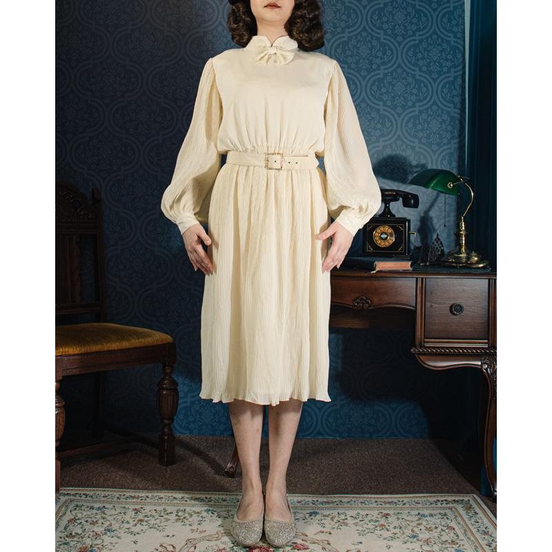 C.a. 1980s Lilli Ann Ivory Beige Accordion Bishop Sleeves Day Dress with Bow(MU108-26)