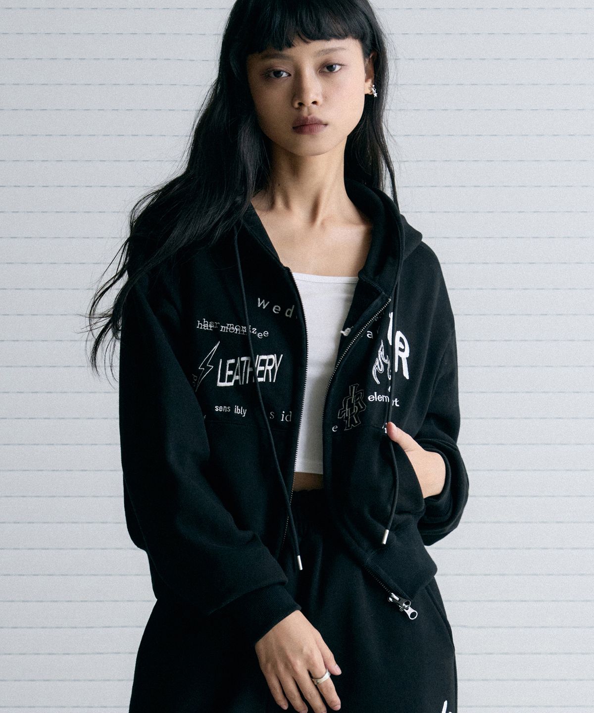 🇰🇷訂購｜ LEATHERY｜Cover Stitch Crop Hooded Zip-Up