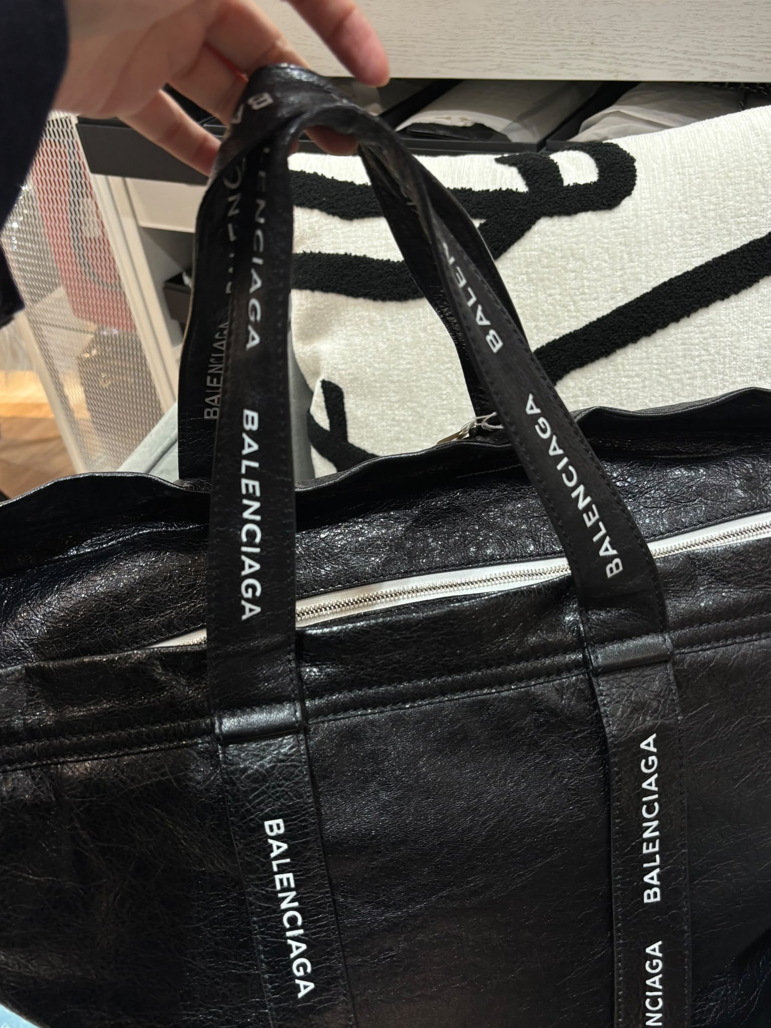 Balenciaga carry shopper Tote Bag 黑色小牛 W44cm x D24cm x H37cm  100%Authentic,95%New