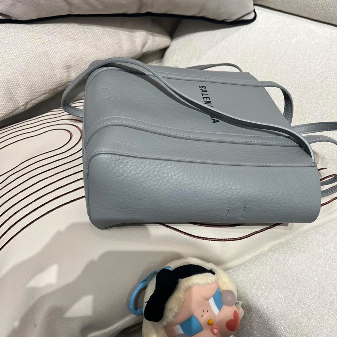 Balenciaga everyday tote bag calfskin  100%Authentic ,98%new✅dust bag 