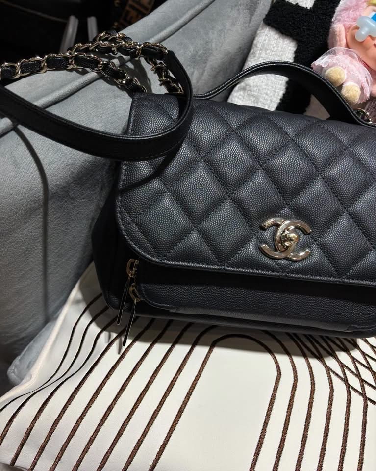 Chanel business affinity 黑色荔枝牛皮  ,100%Authentic,98%new  ✅ card ✅Dust bag✅Box
