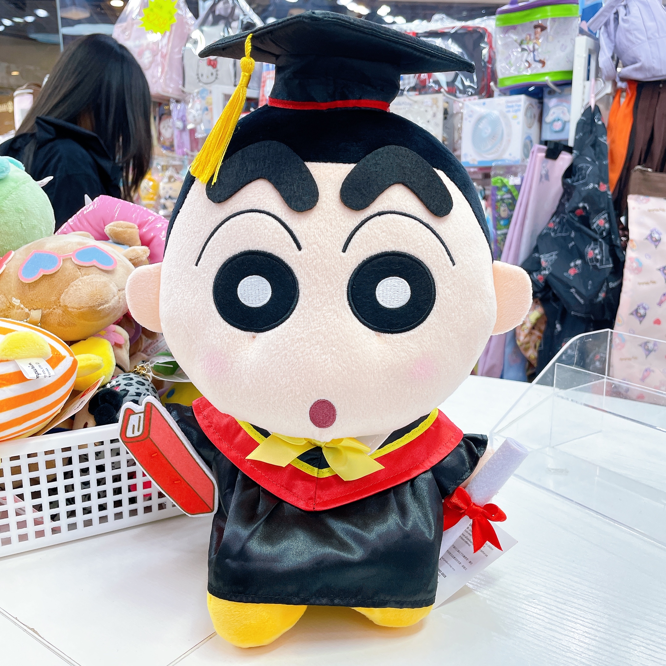 原裝行貨Savio蠟筆小新畢業公仔約30 cm
