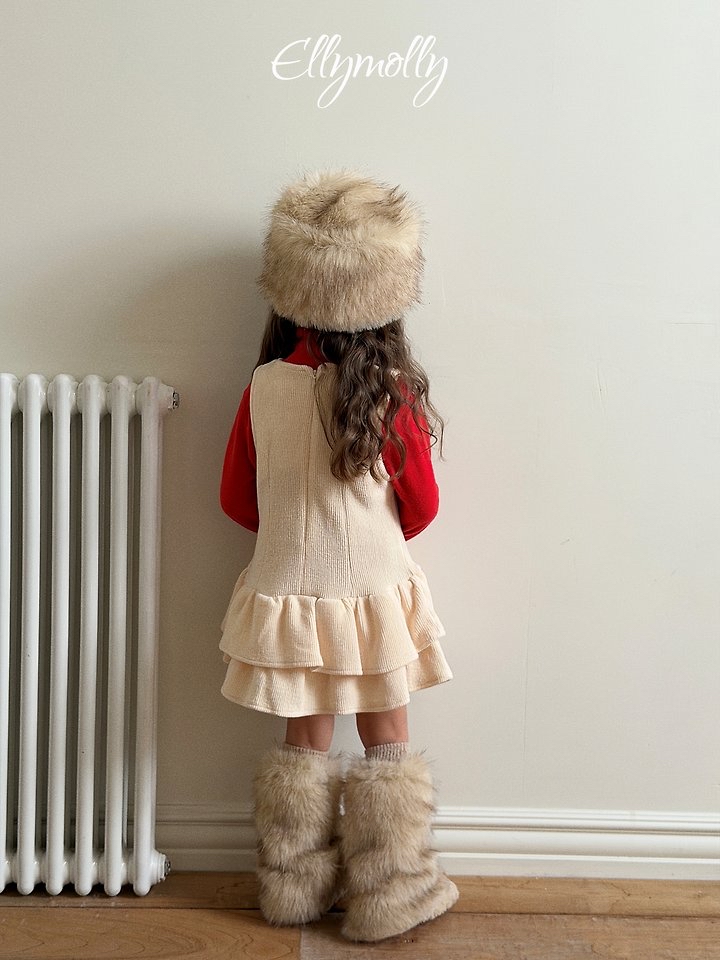 Ellymolly | Snow frill ops
