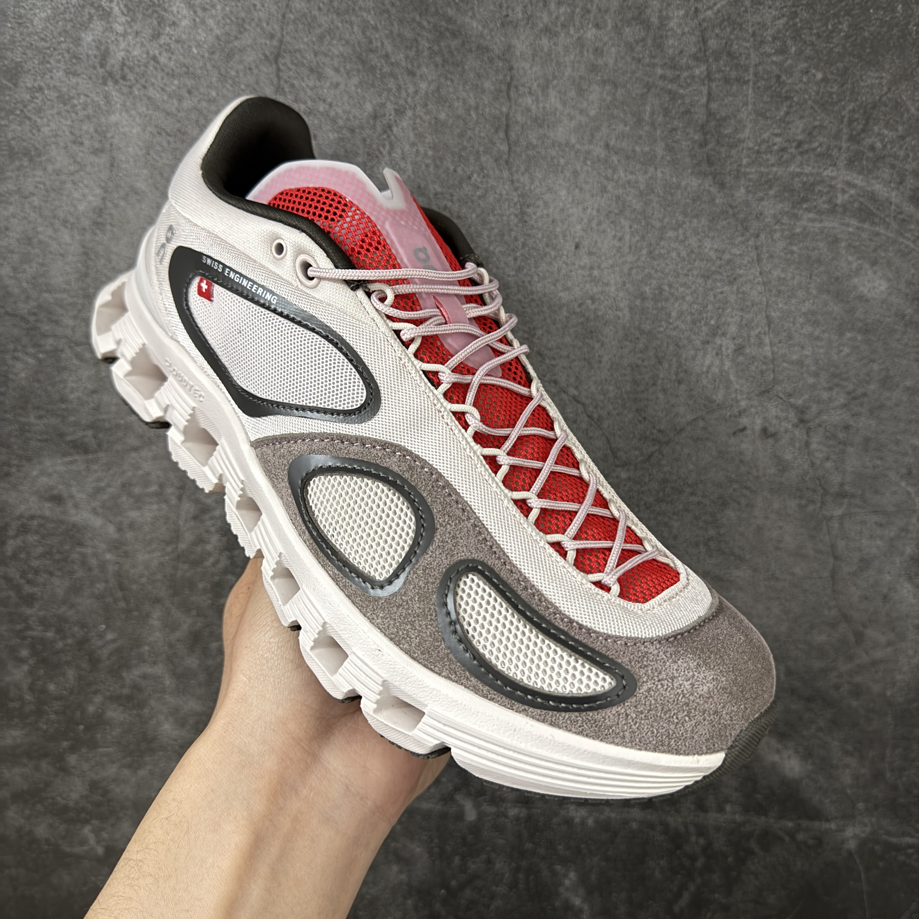 FKA twigs x On Running Cloud X 4