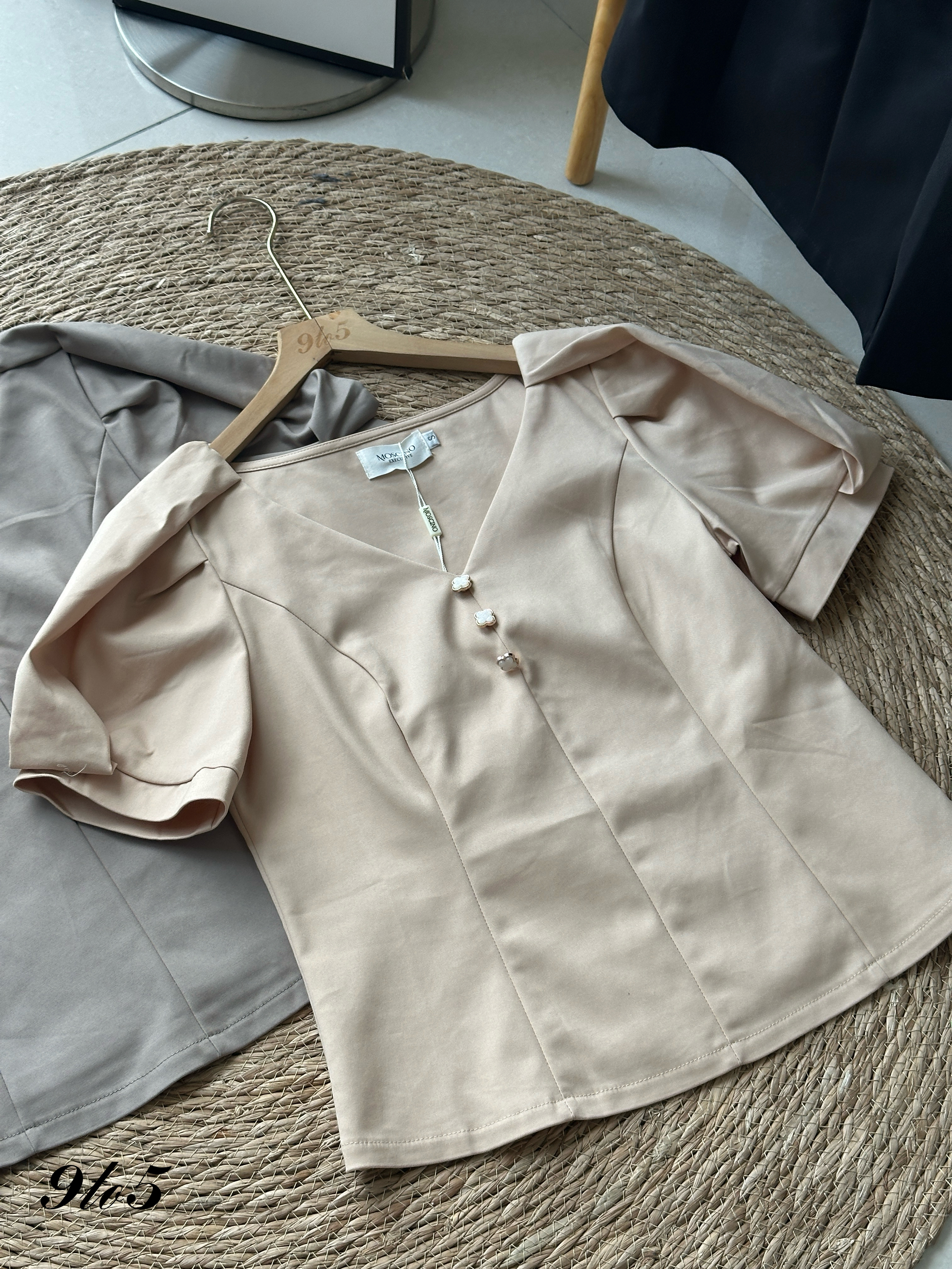 T4117 Puff Sleeve V Neck Top - 3 Colors 