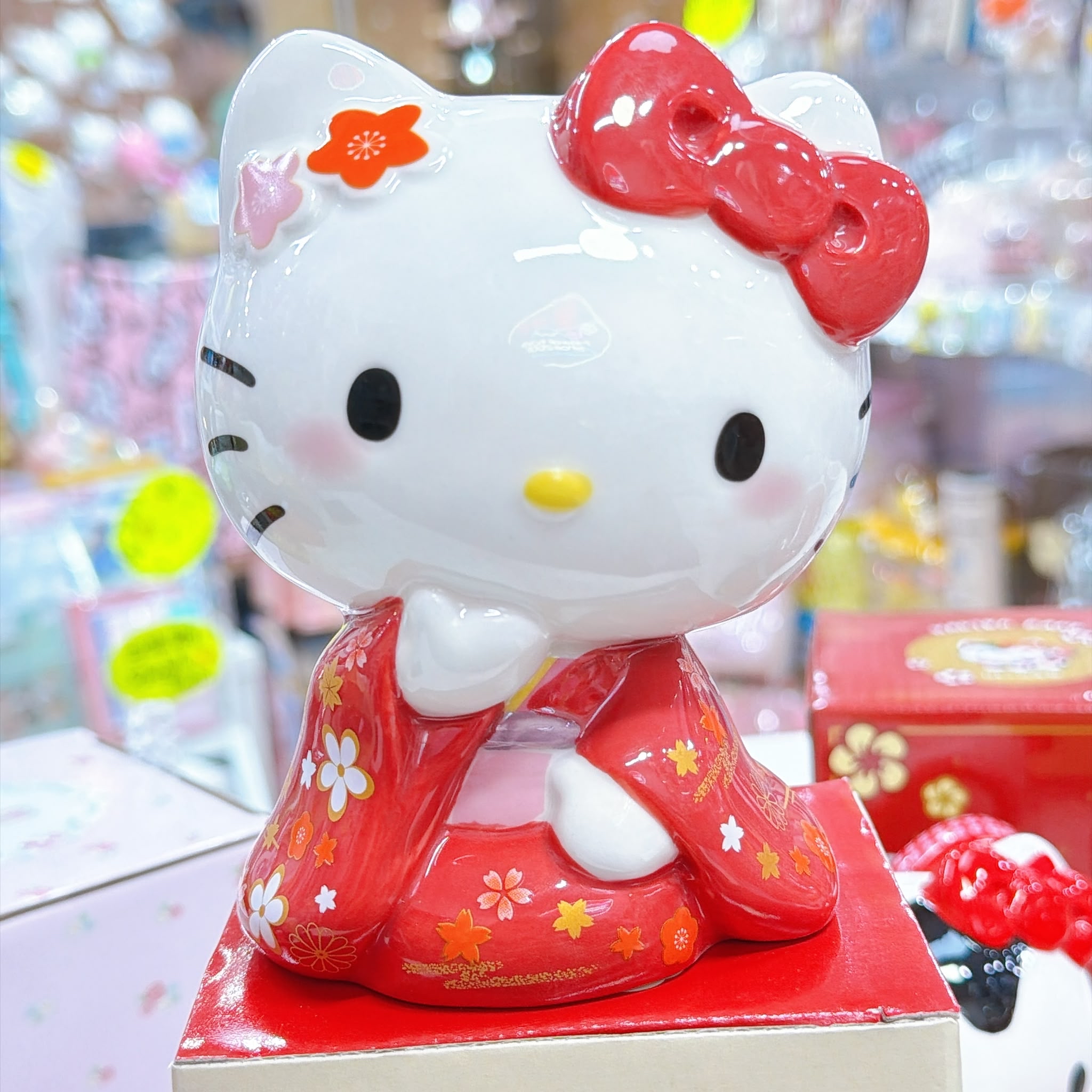 日本直送Hello Kitty和服陶瓷錢罌