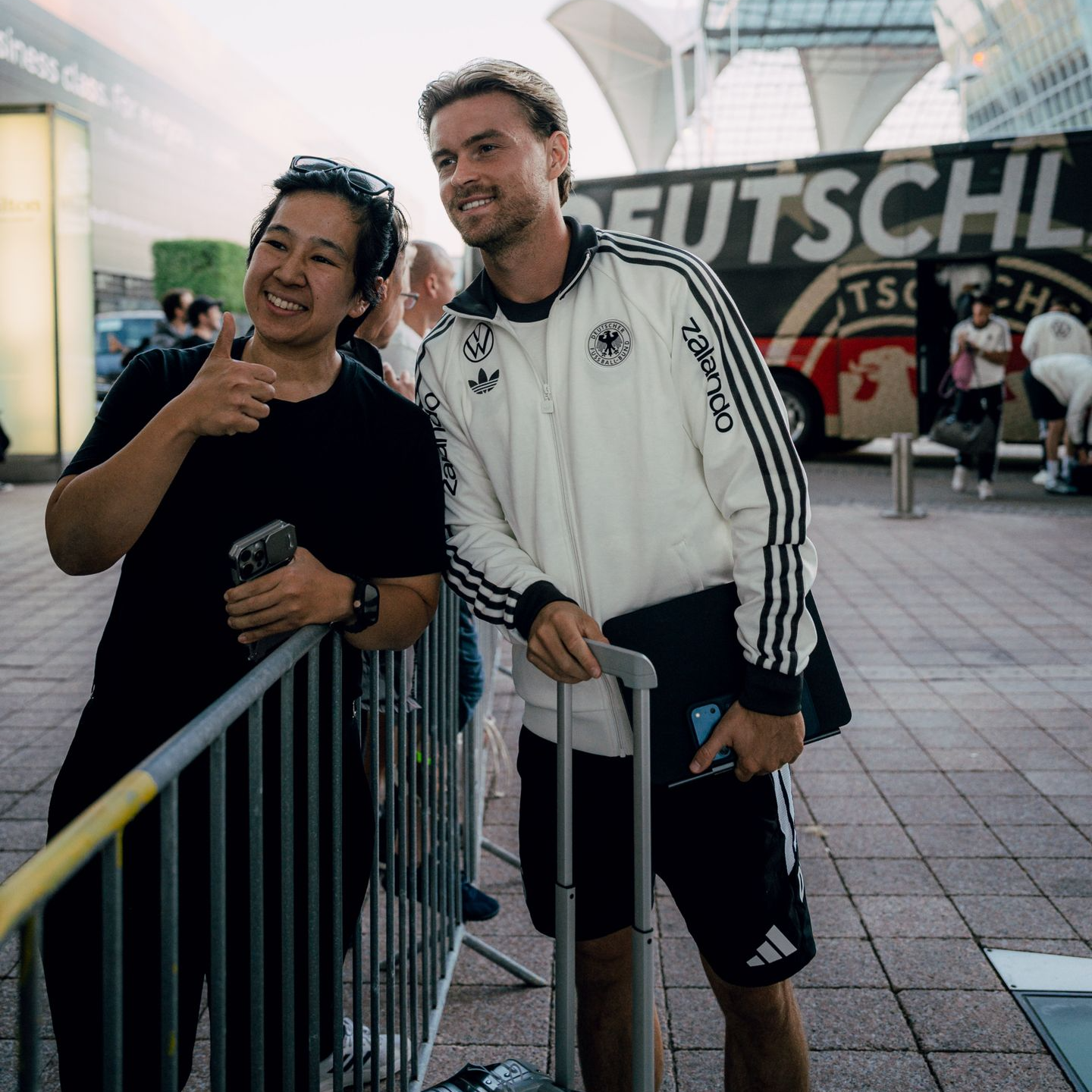 ⚫🟥🟨 Adidas Germany 德國三客運動外套 KW7807