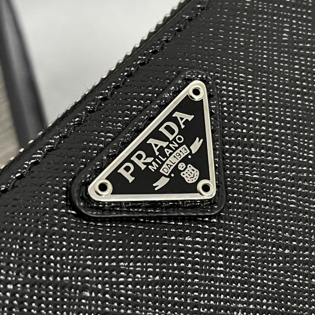 0524 PRA**DA Saffiano 皮革鑰匙扣掛飾/散紙包 連專櫃禮盒⭕正品級⭕7月頭