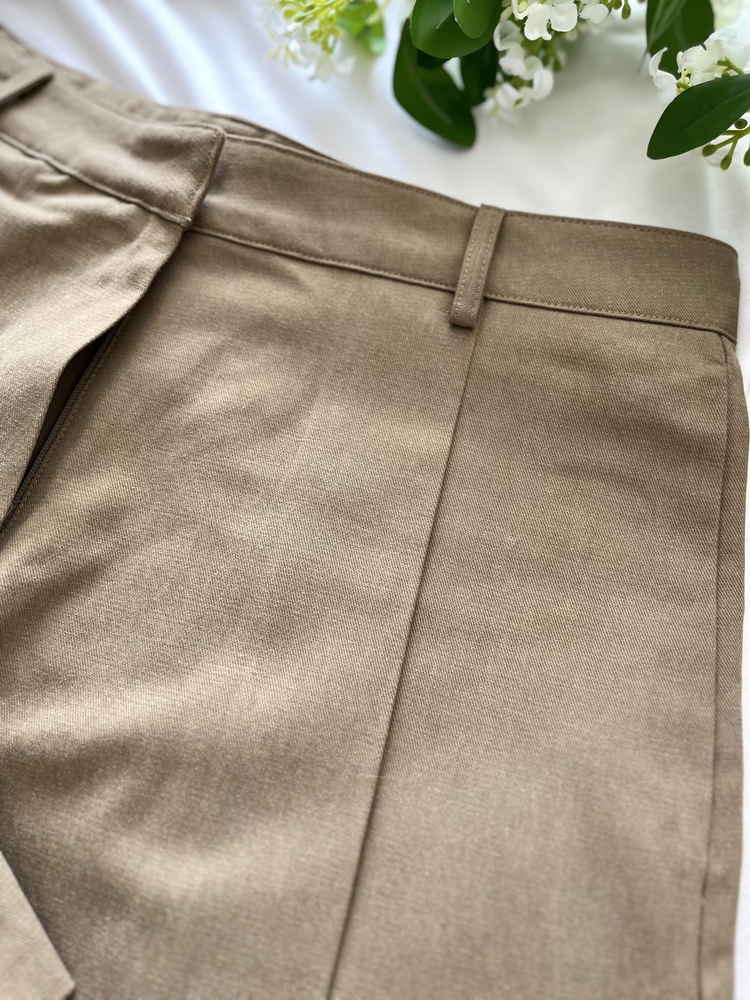 Classic Belt-Loop Shorts (Khaki)