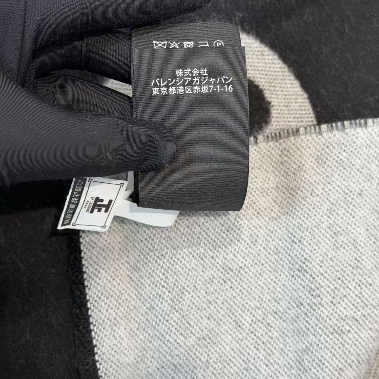 BALENCIAGA巴黎世家 圍巾 經典字母logo 羊毛絨線圍脖 男女同款