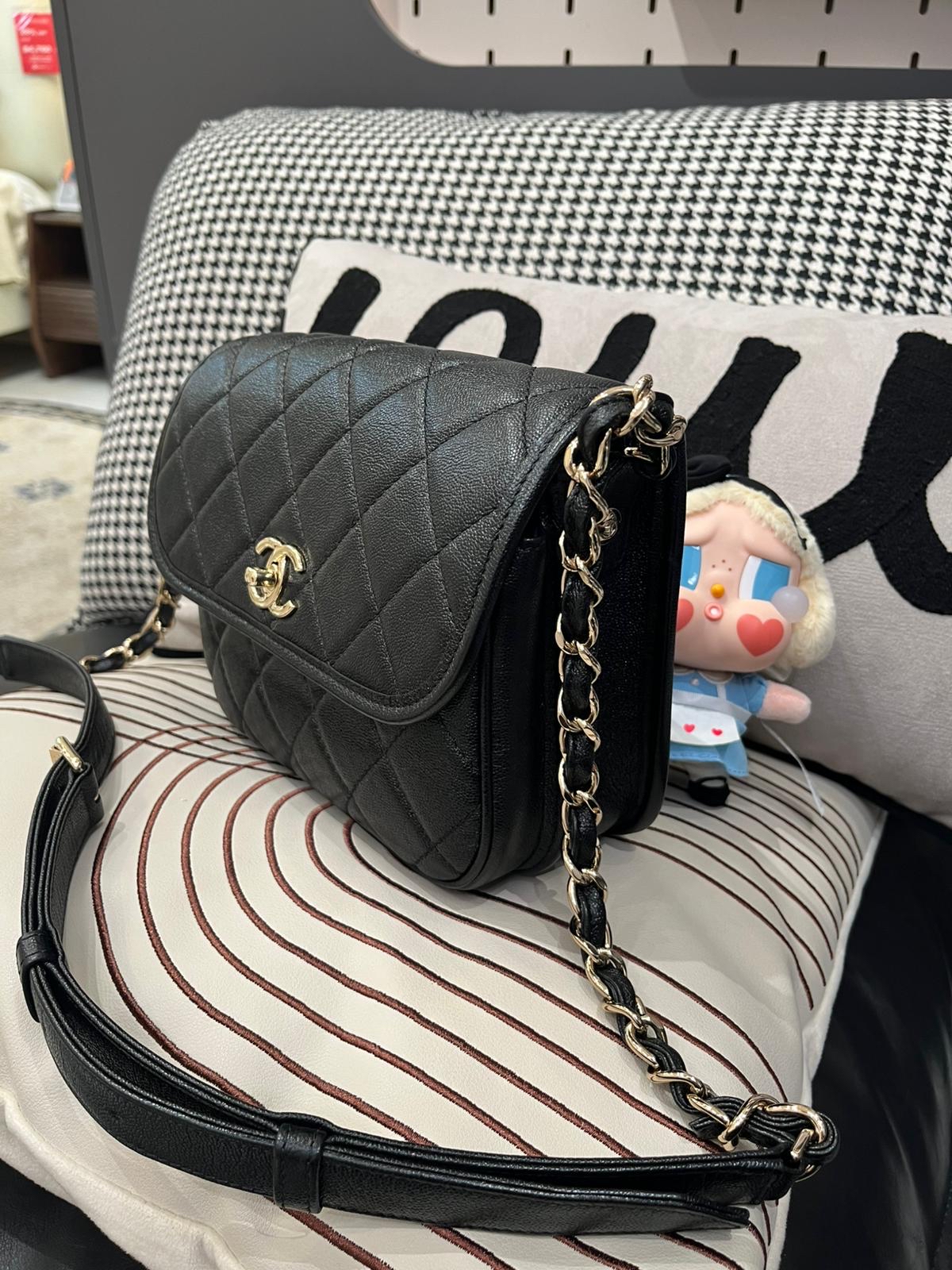 Chanel flap bag cc logo 黑色荔枝牛皮 ,100%Authentic ,98%new ✅31 card✅dust bag✅box