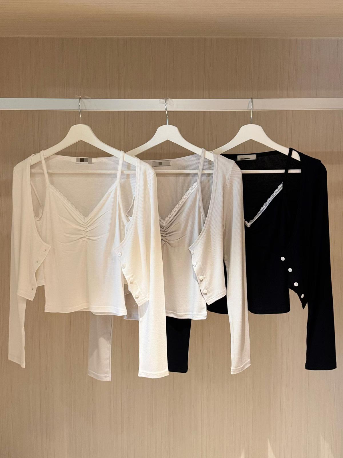 【機心款式】花邊v領直紋修身假兩件上衣