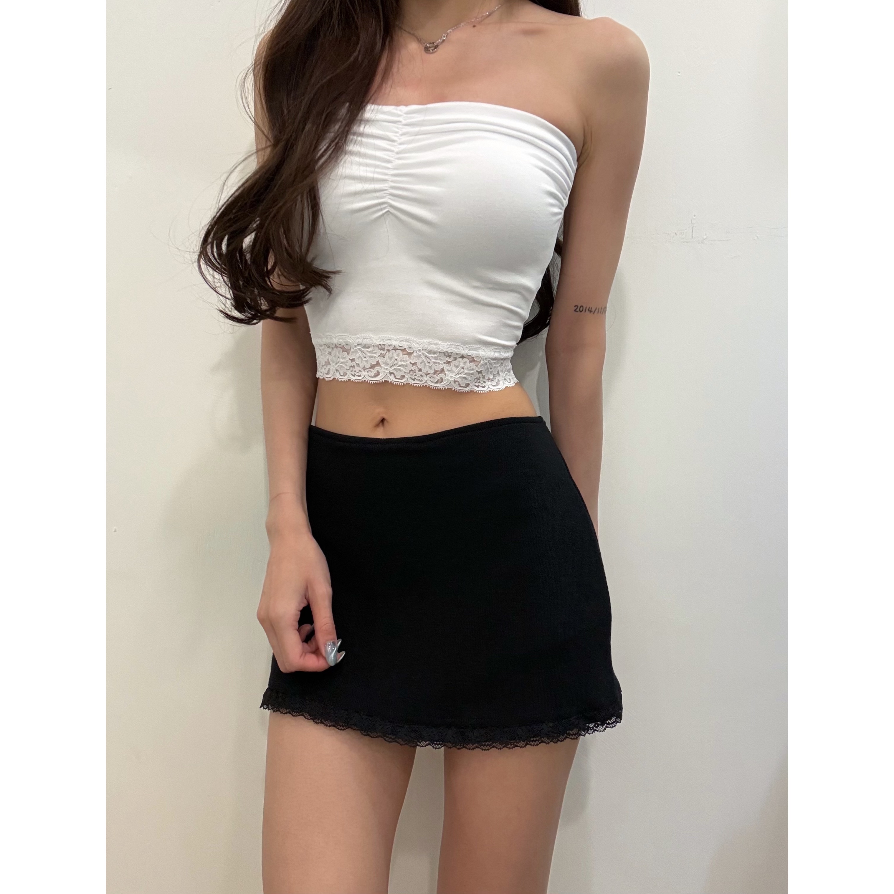 新品價5月8號截💙2605C《LACE TRIM HEM SKPT》