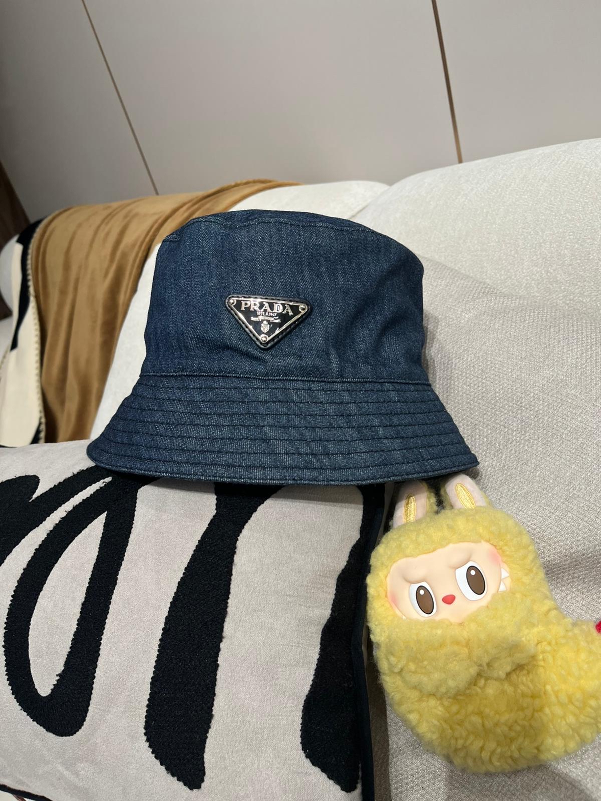 Prada bucket hat M denim  100%Authentic, 99%new