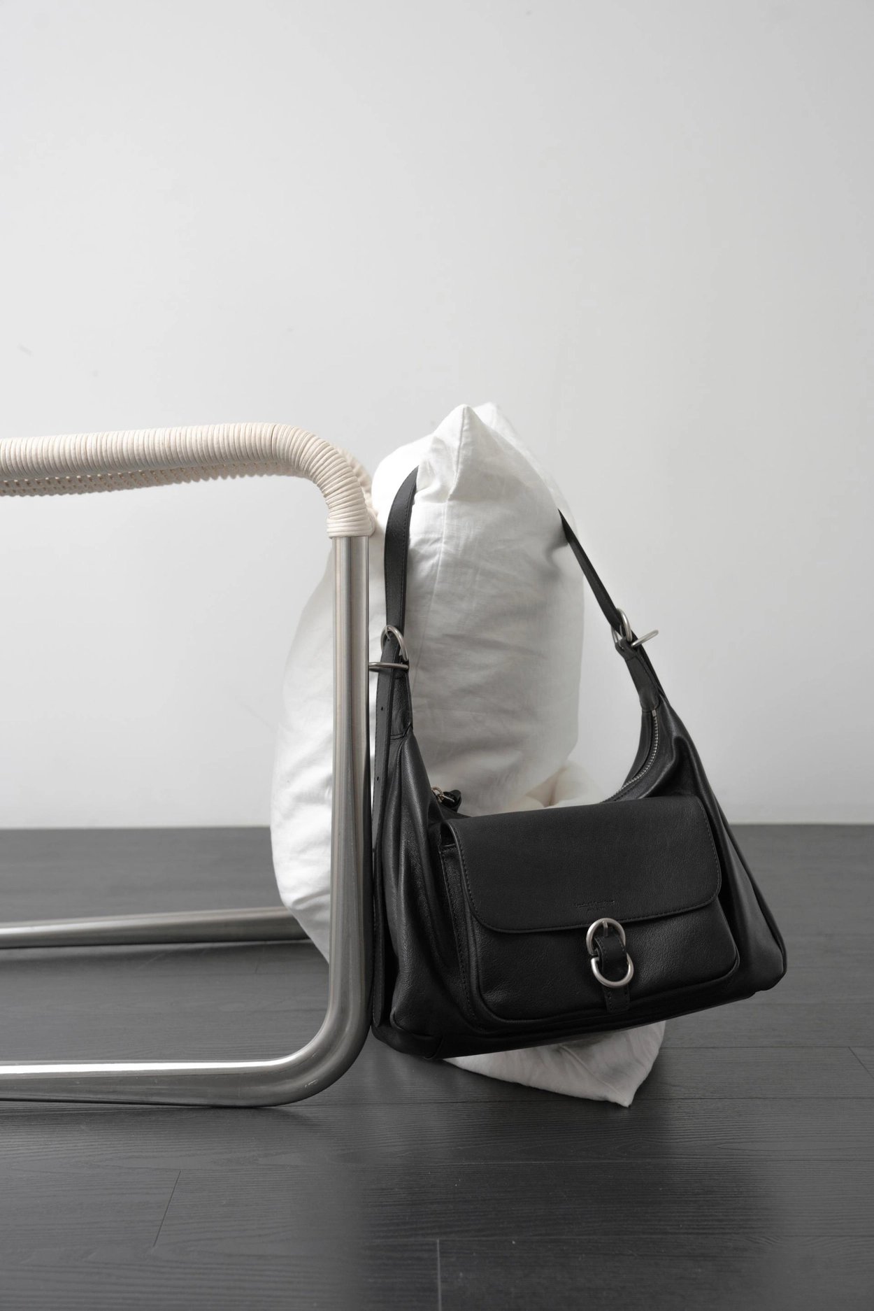 預購_Pocket Hobo By Bucks & leather