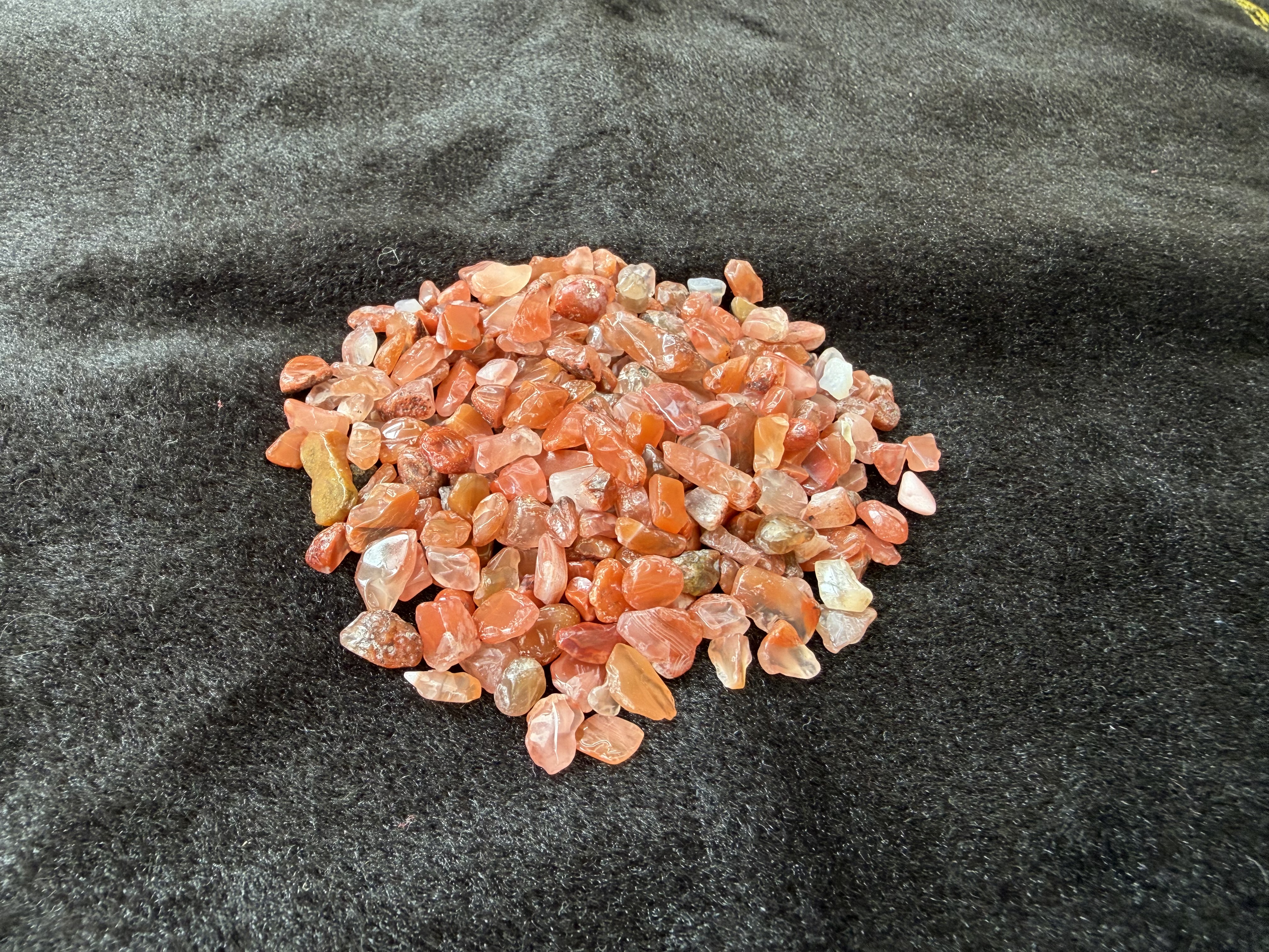 南紅瑪瑙碎石（供曼達盆用之份量）120克