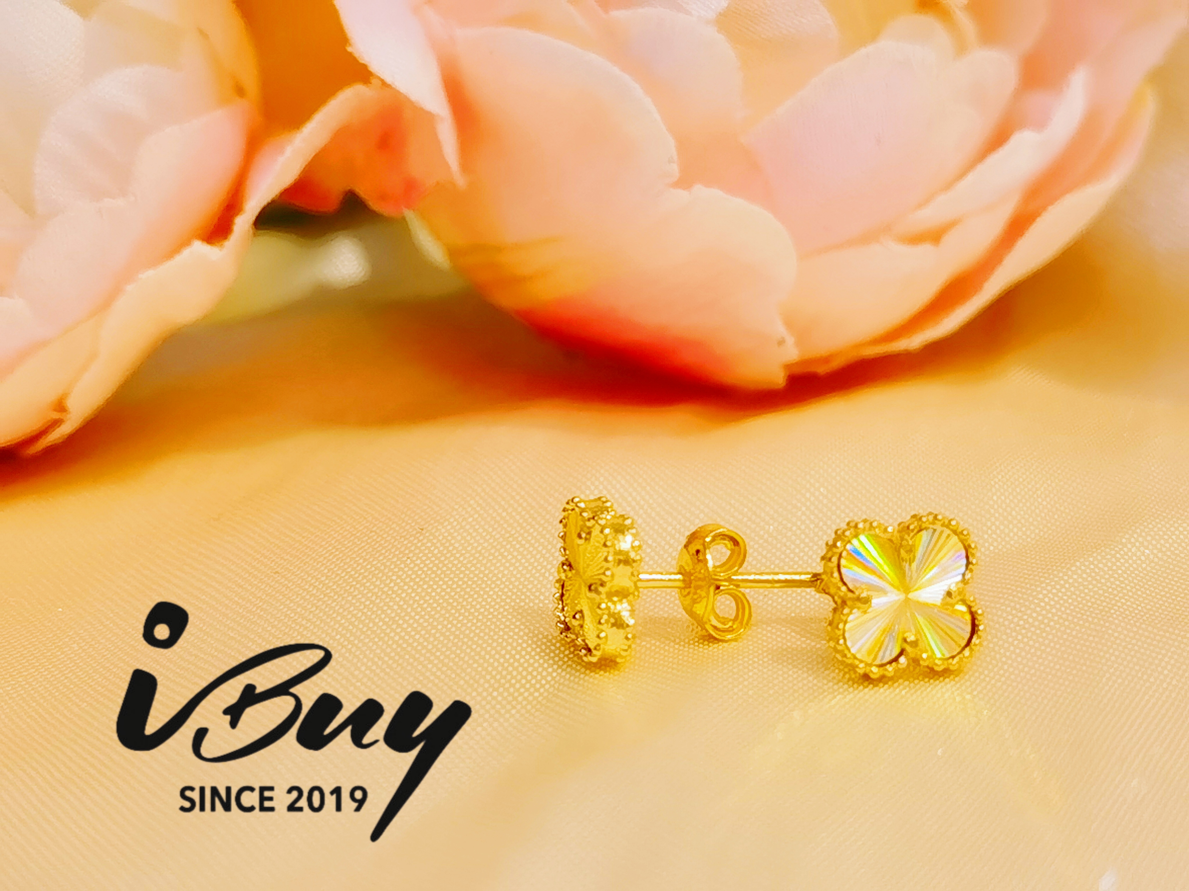 916 GOLD 8MM NORTHERN LIGHT VCA EARRING 916 金 8MM北极光花边四叶草耳钉