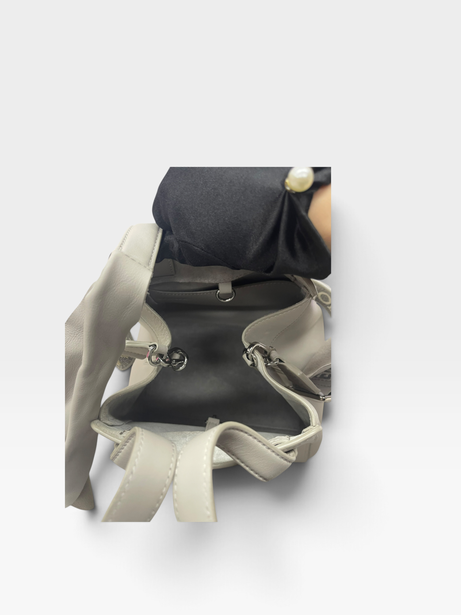 Pre-Owned LOEWE Hammock Nugget / Product Code: 093002