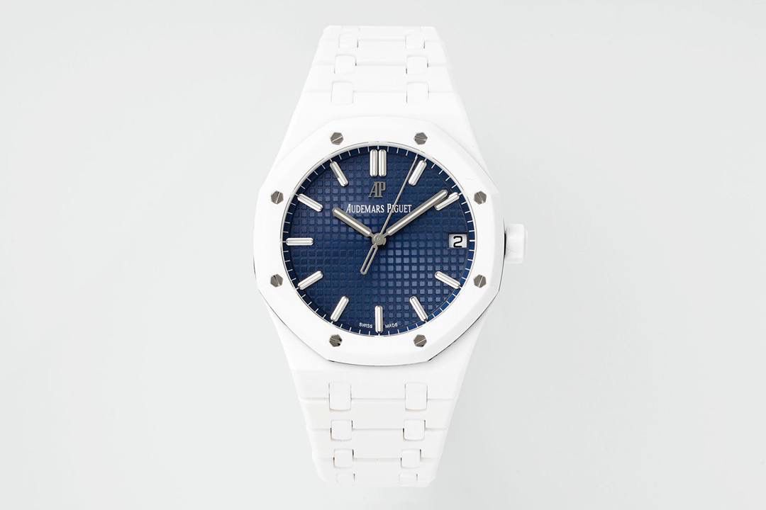 🚀新品爱彼15500全陶瓷款式全新到货，凭借陶瓷材质与cal.4302一体机复杂功能的结合，成为工艺与创新的典范，既延续了皇家橡树的经典美学，又突破传统材质限制，堪称现代高级制表的标杆之作💯