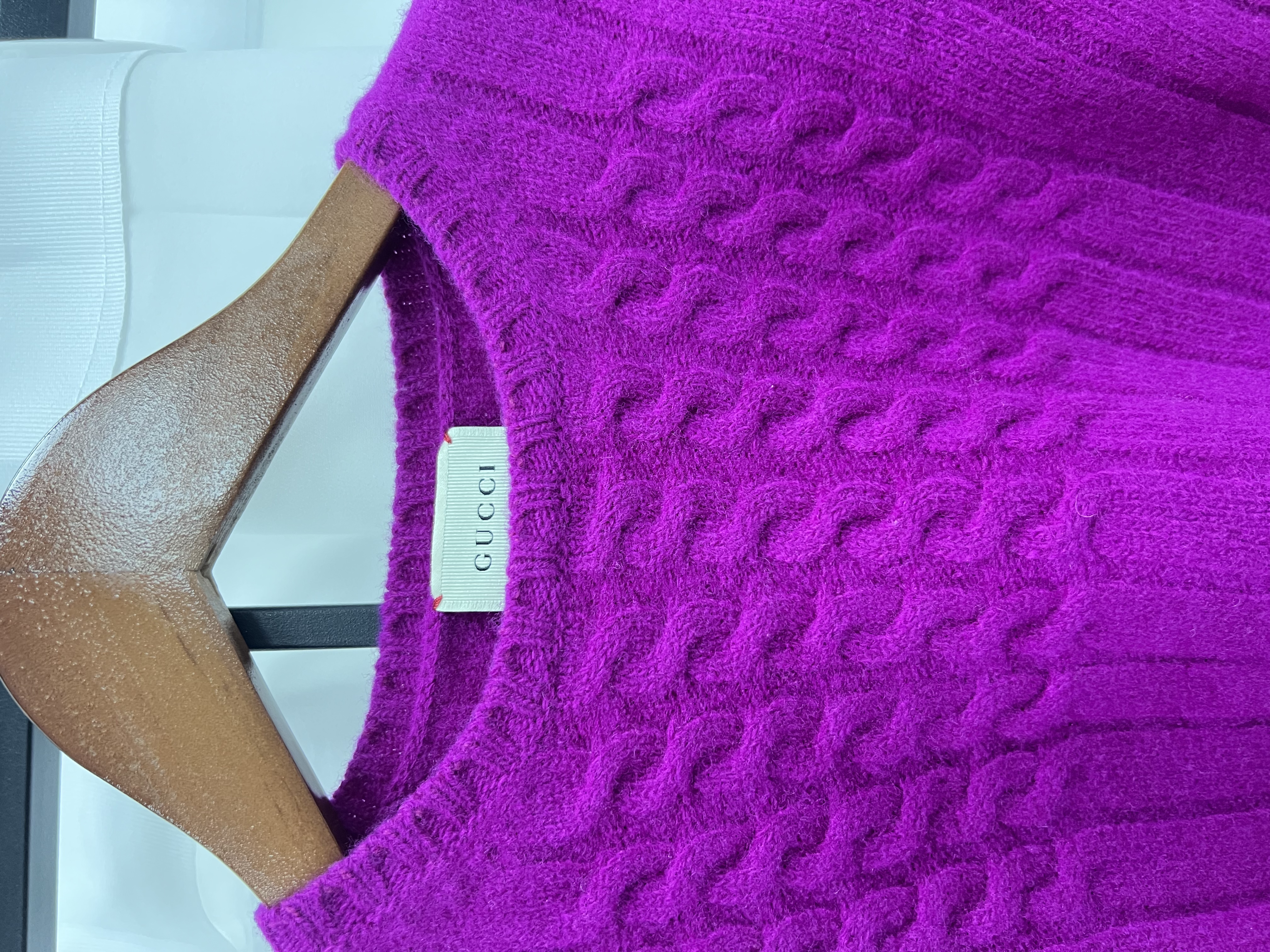 Pre-owned Gucci Wool BottonUp Cardigan Sweater / Product Code: 26032614