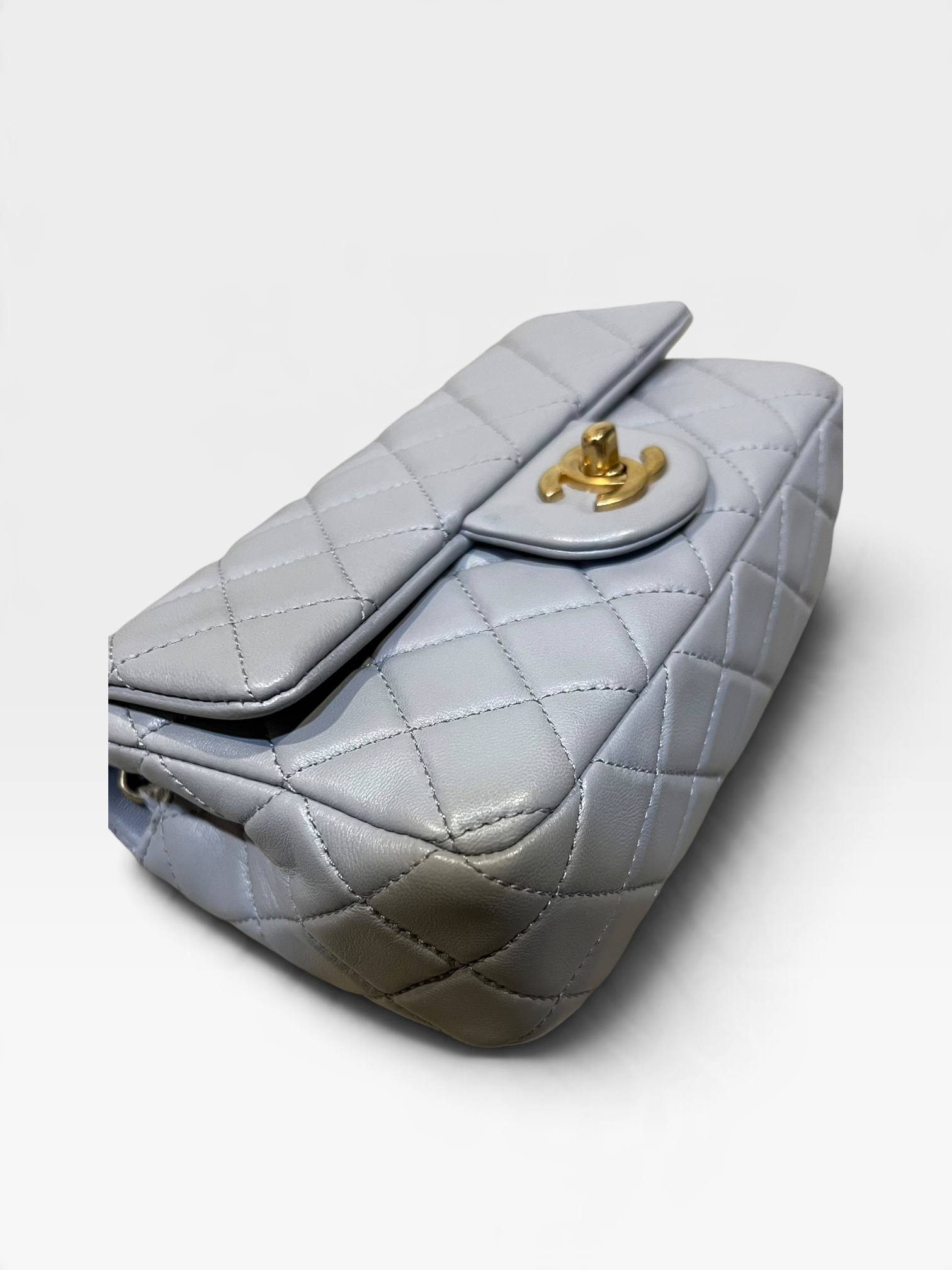 Pre-Owned Chanel Grey Lambskin Classic Mini Flap with Gold Ball / K9905