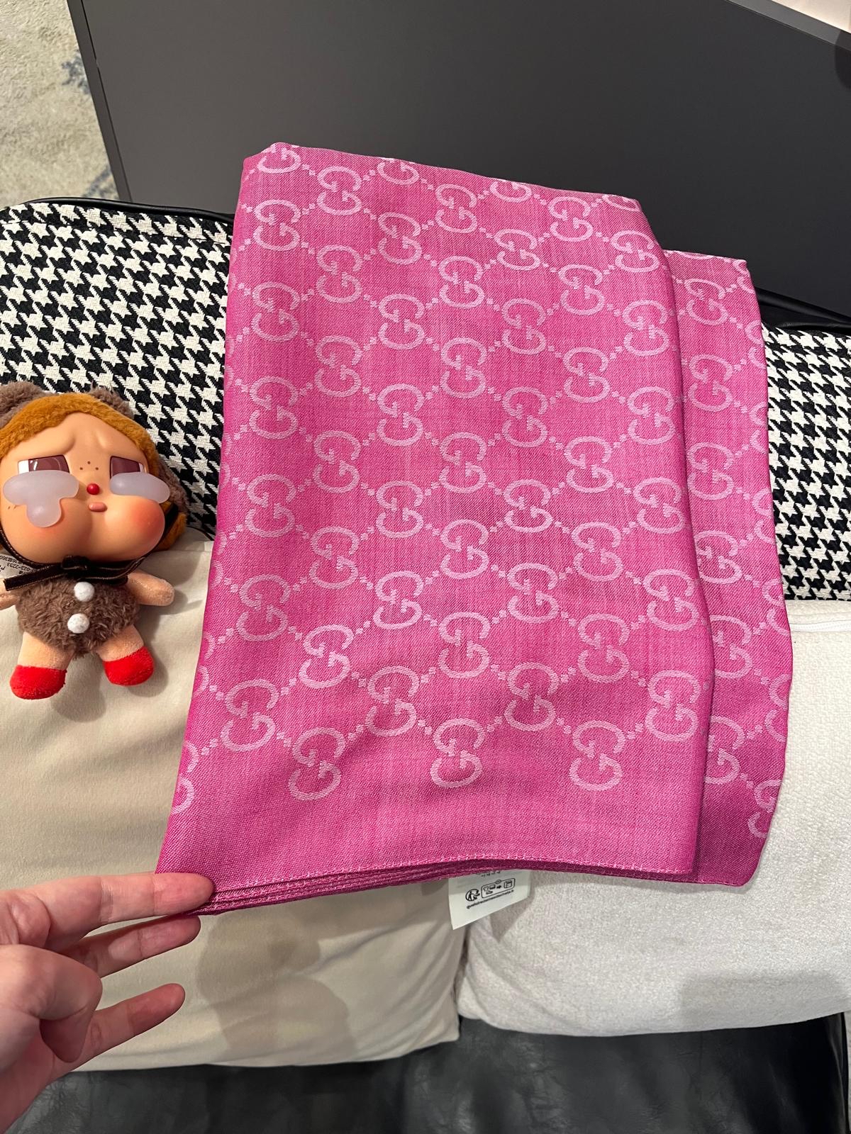 未使用品 Gucci scarf 羊毛頸巾 100%Authentic unused 