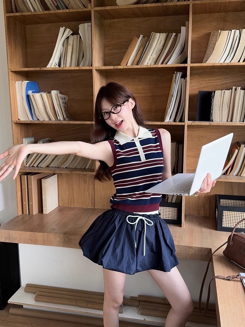 韩系小清新学院风Polo领条纹针织上衣+抽绳短裙 ( 1 colours)