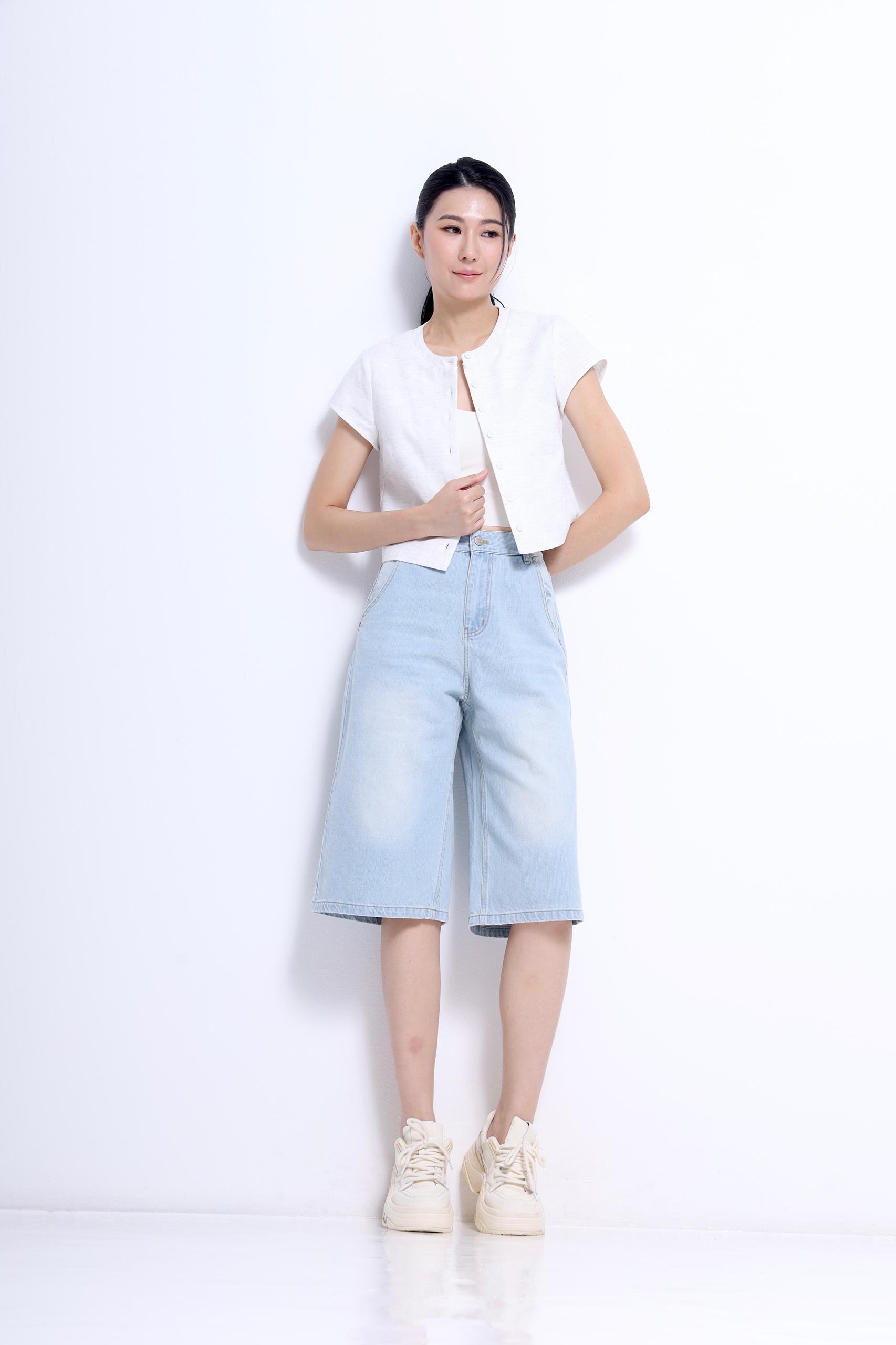 CP1657 High-Waisted Wide-Leg Denim Bermuda Shorts 