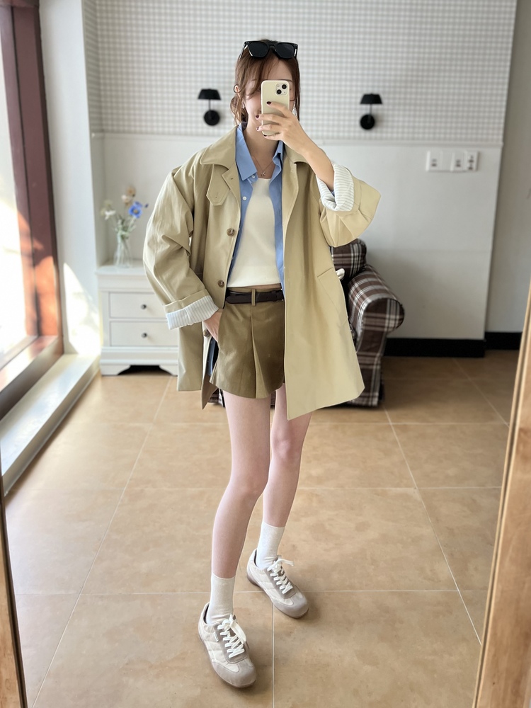 Stripe-Lined Relaxed Trench Coat (Beige)