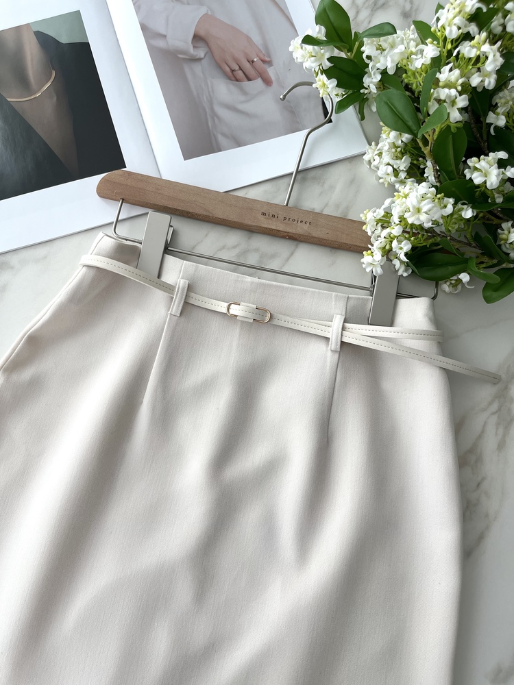 Atelier Belted Skirt (Ivory)
