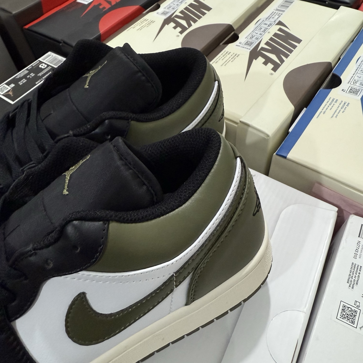 Nike Air Jordan 1 Low 553558-092