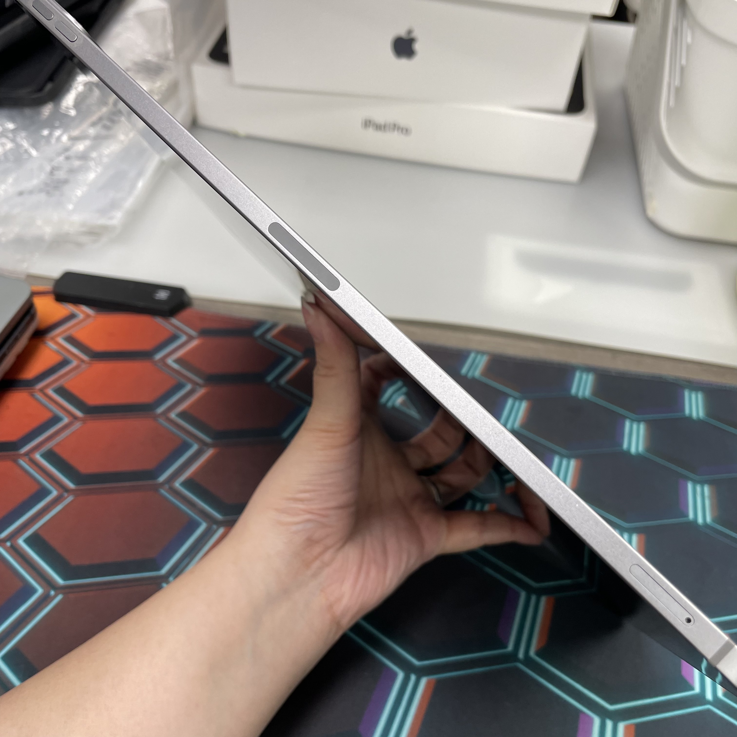 *774683CB iPad Pro 6 12.9吋 M2 靚機 256GB 插卡版 灰色 gray