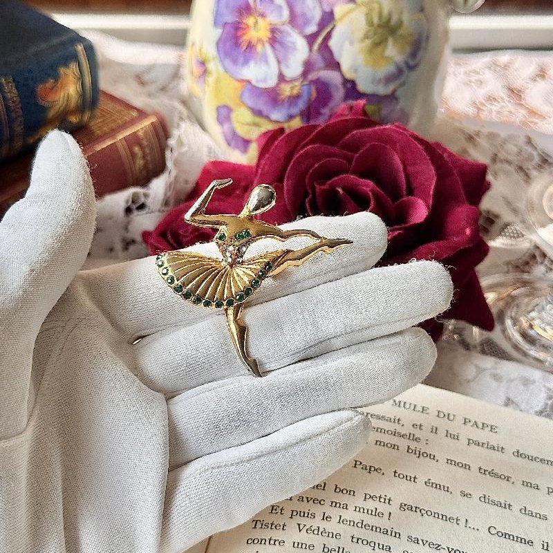 Vintage Elegant Bejeweled Ballerina Golden Brooch (MT2364)