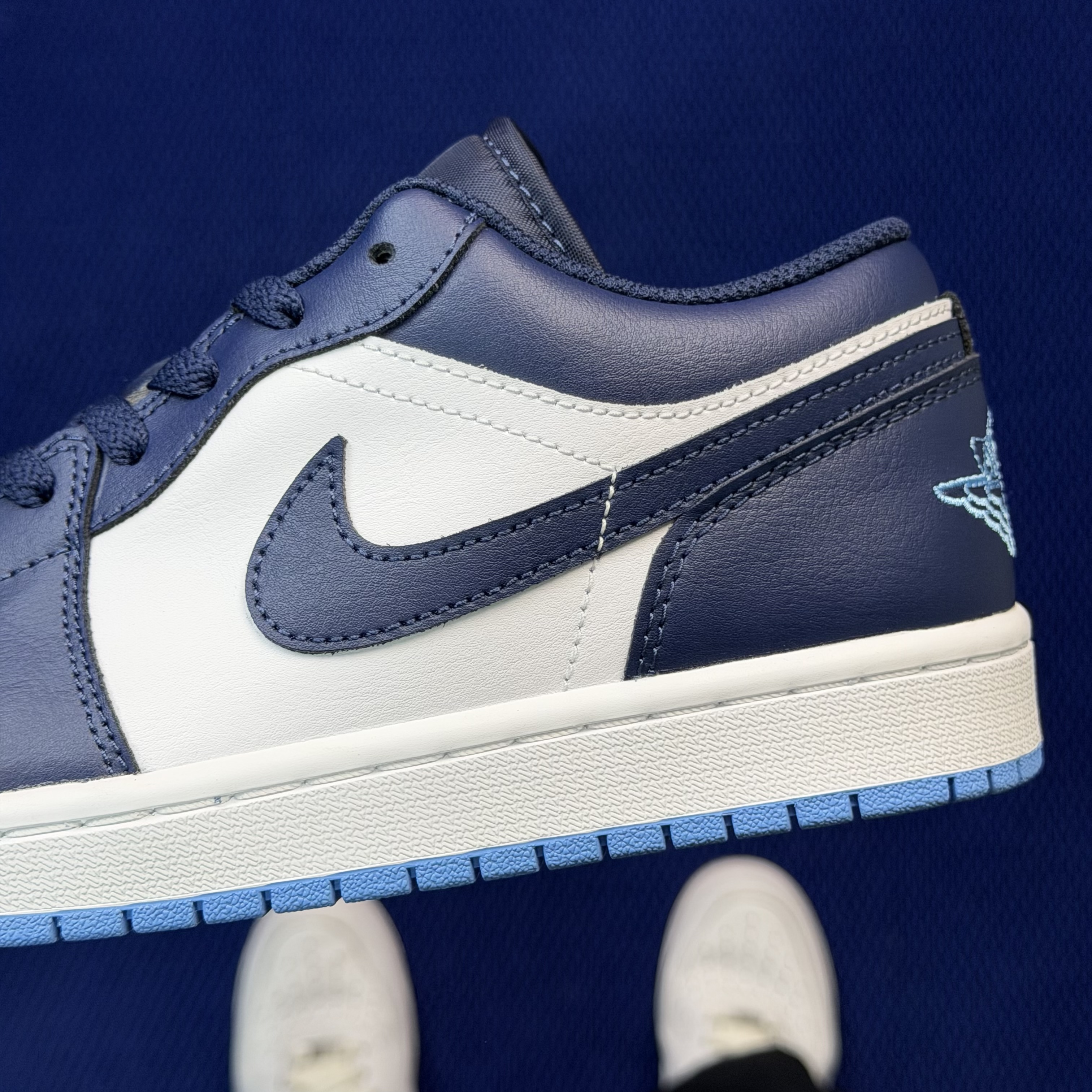 Nike Air Jordan 1 Low 553558-404