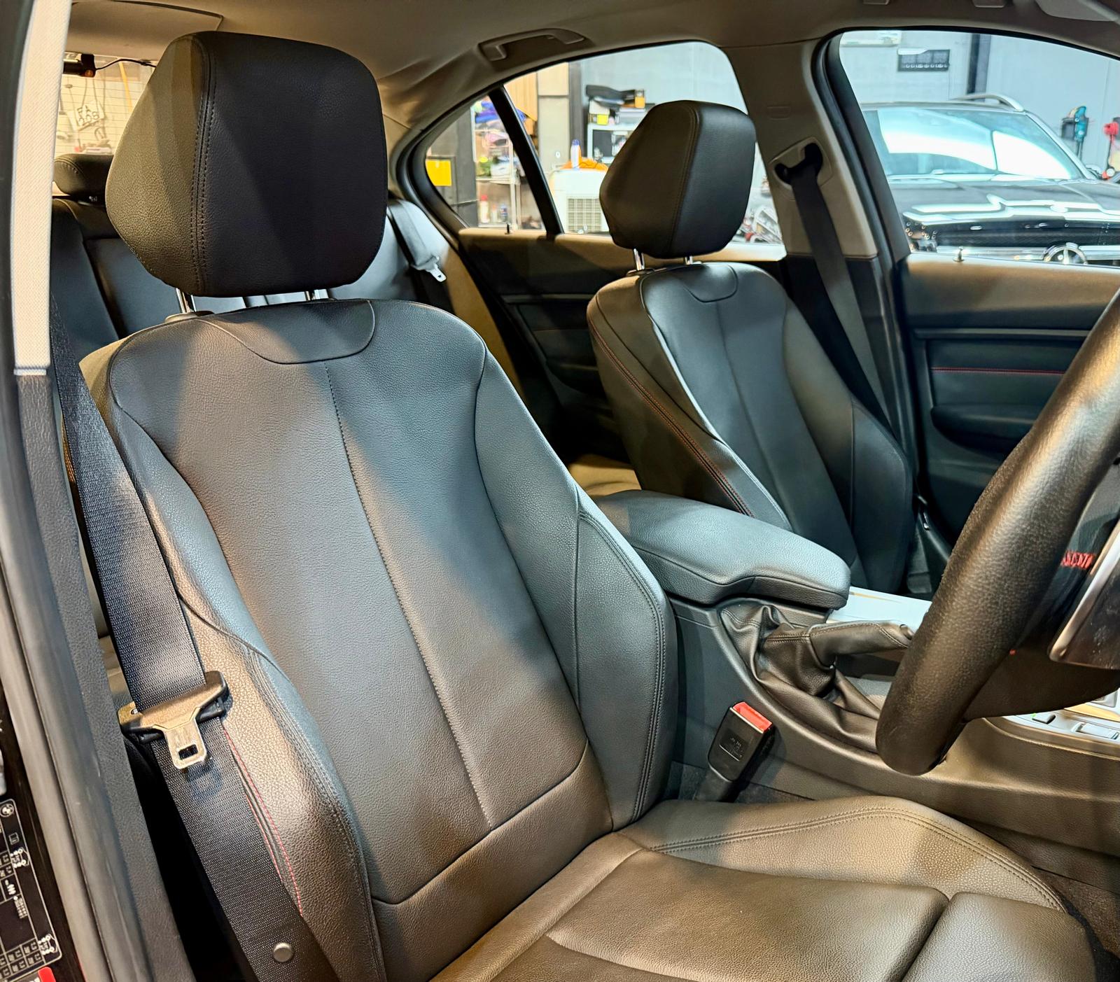 B.M.W. 320i Saloon Sport (F30) 2013