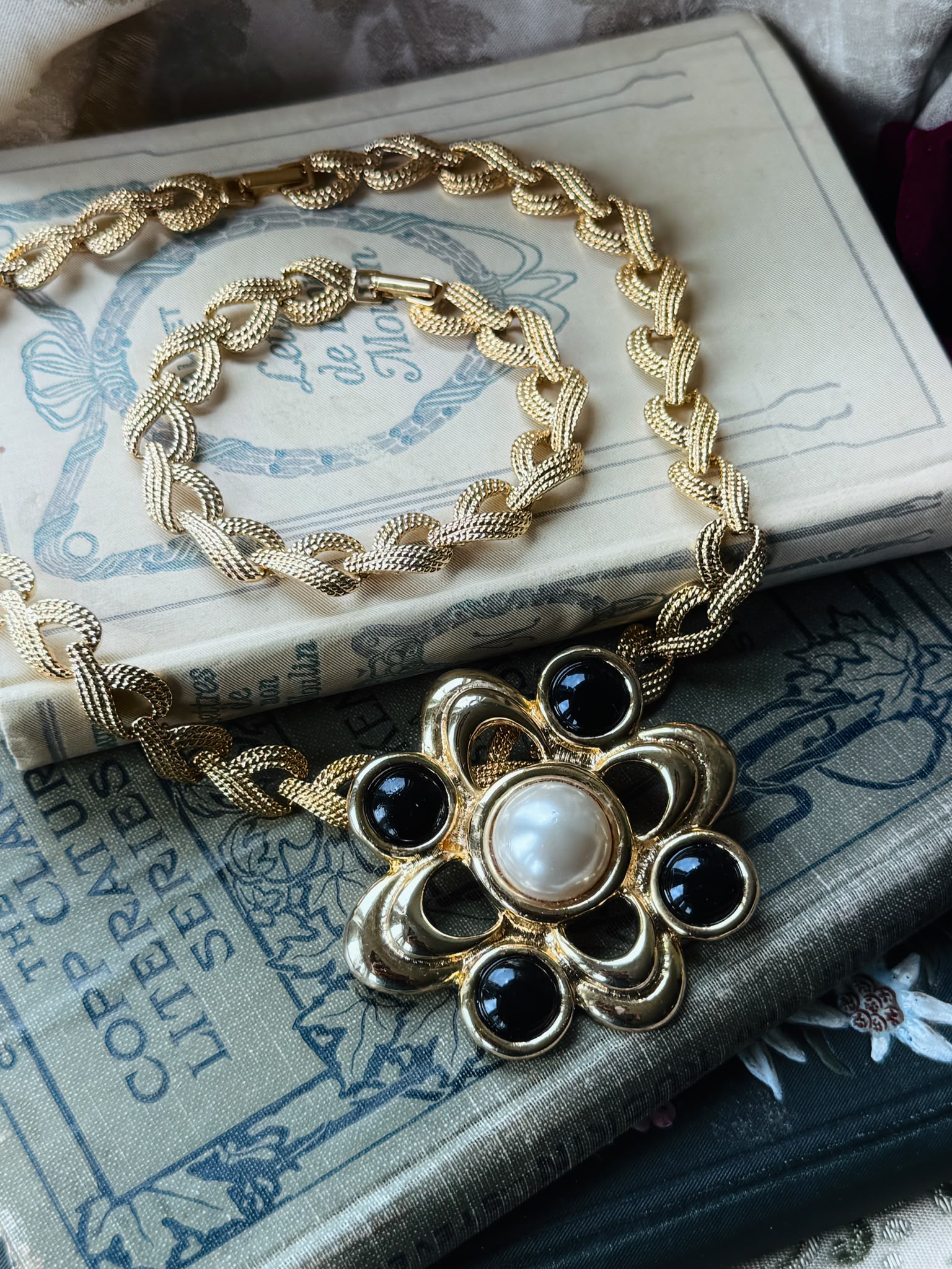 Vintage Napier "Heart Knot"  Necklace and Bracelet Set (MT2611)