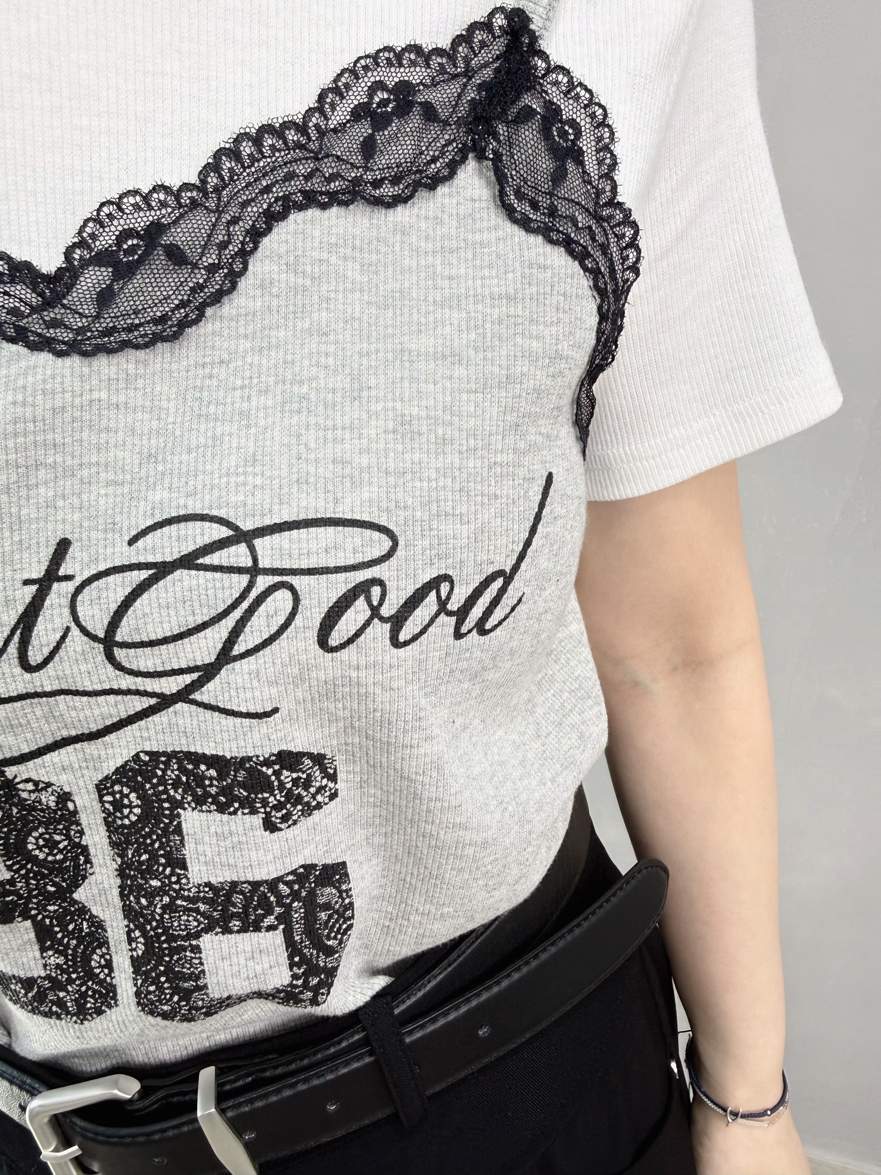 L82 假兩件Lace數字Tee