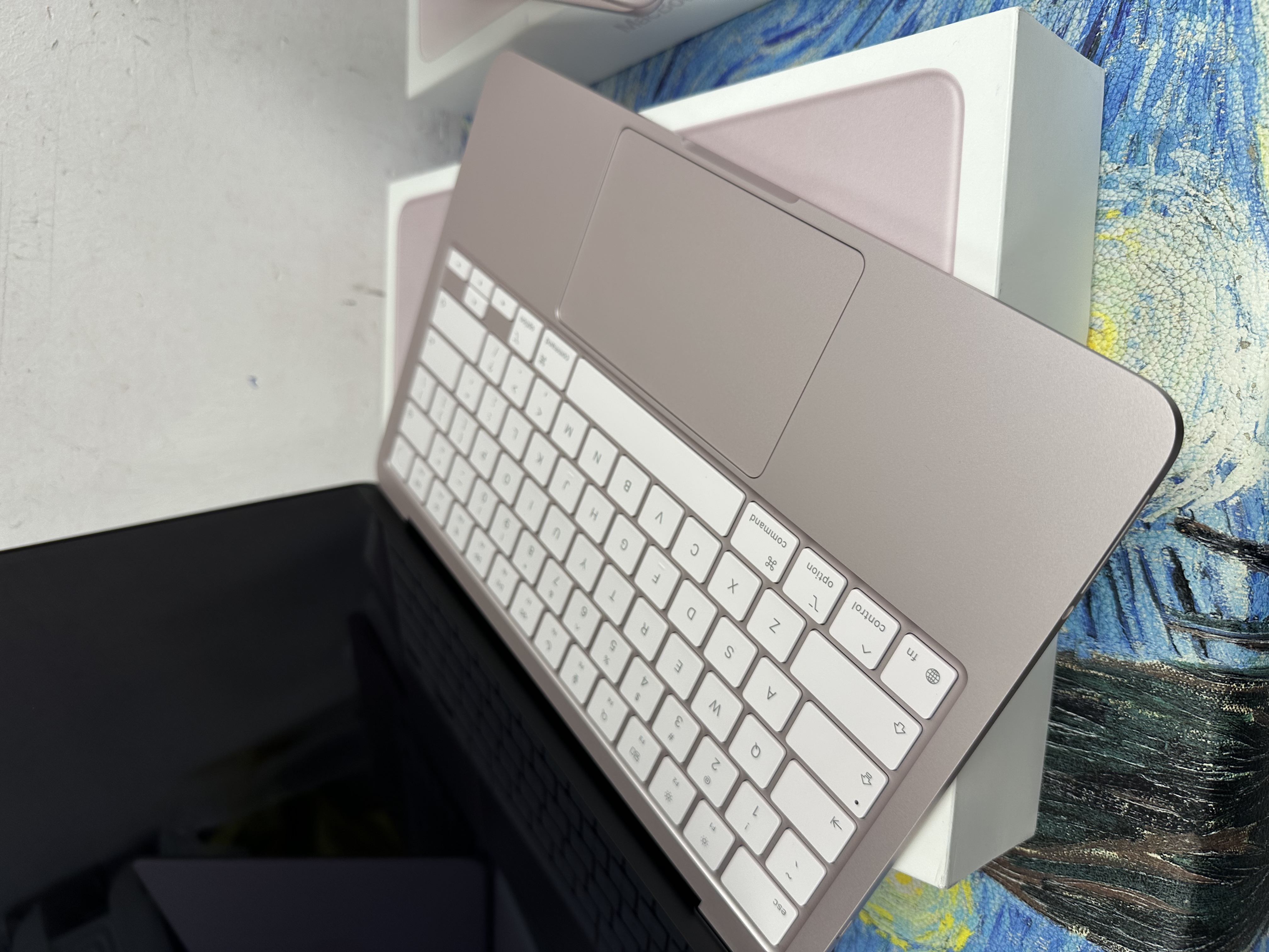 APPLE  MacBook Neo A18 Pro CPU/ 8GB Ram/512GB SSD/5核心GPU/Liquid Retina Mon/13吋/粉紅色🩷/Gaming Laptop / Notebook / 超強續航能力/文書機 / 畫圖 / 剪片 / Movie / Netflix /原廠保養