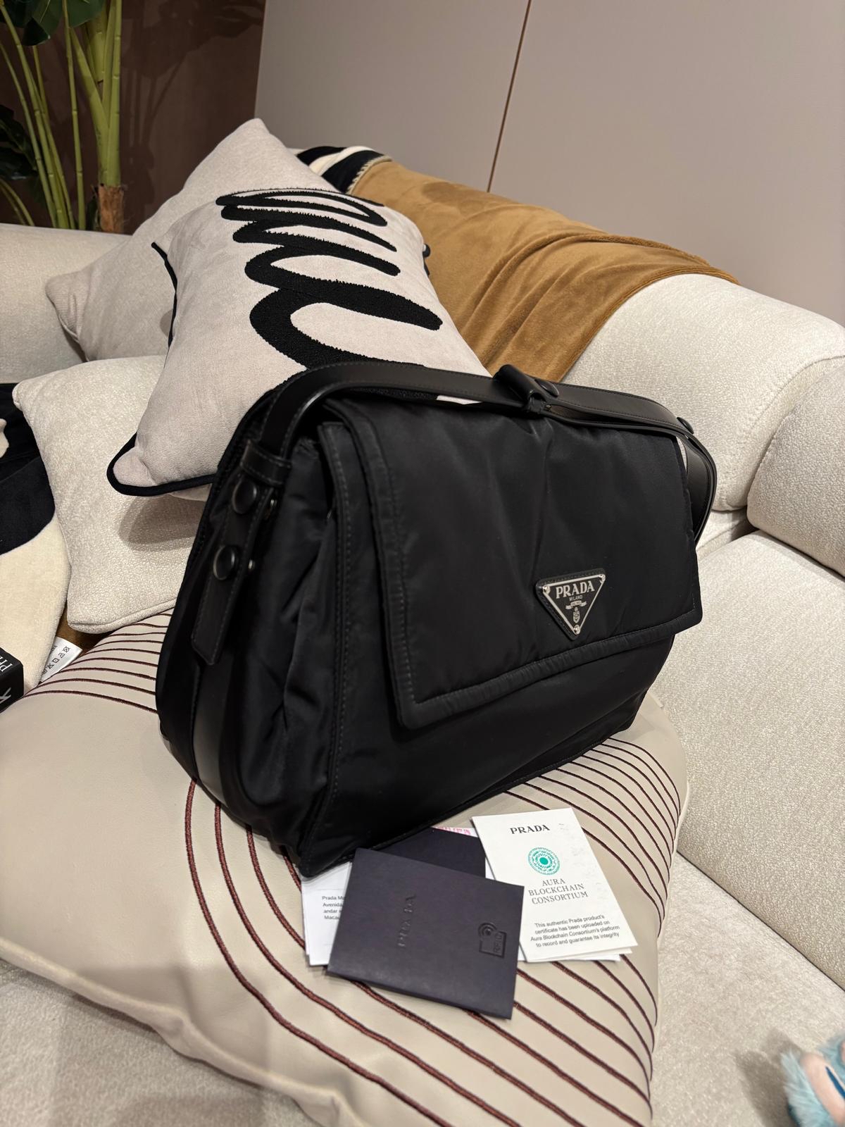 Prada Traveller Re-Nylon shoulder bag  100%Authentic, 98%new ✅certificate ✅dust bag 