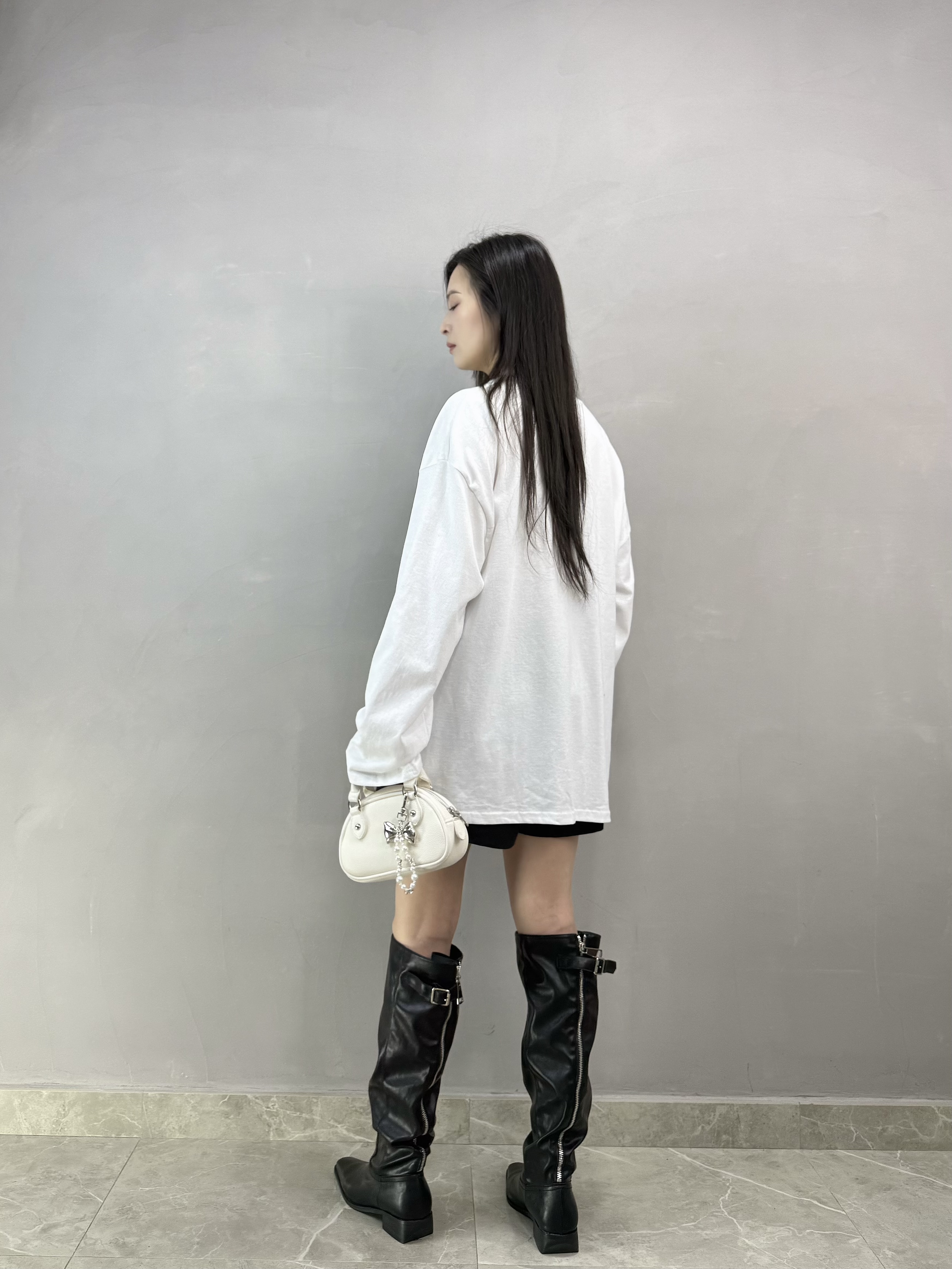 H16 人像開叉tee