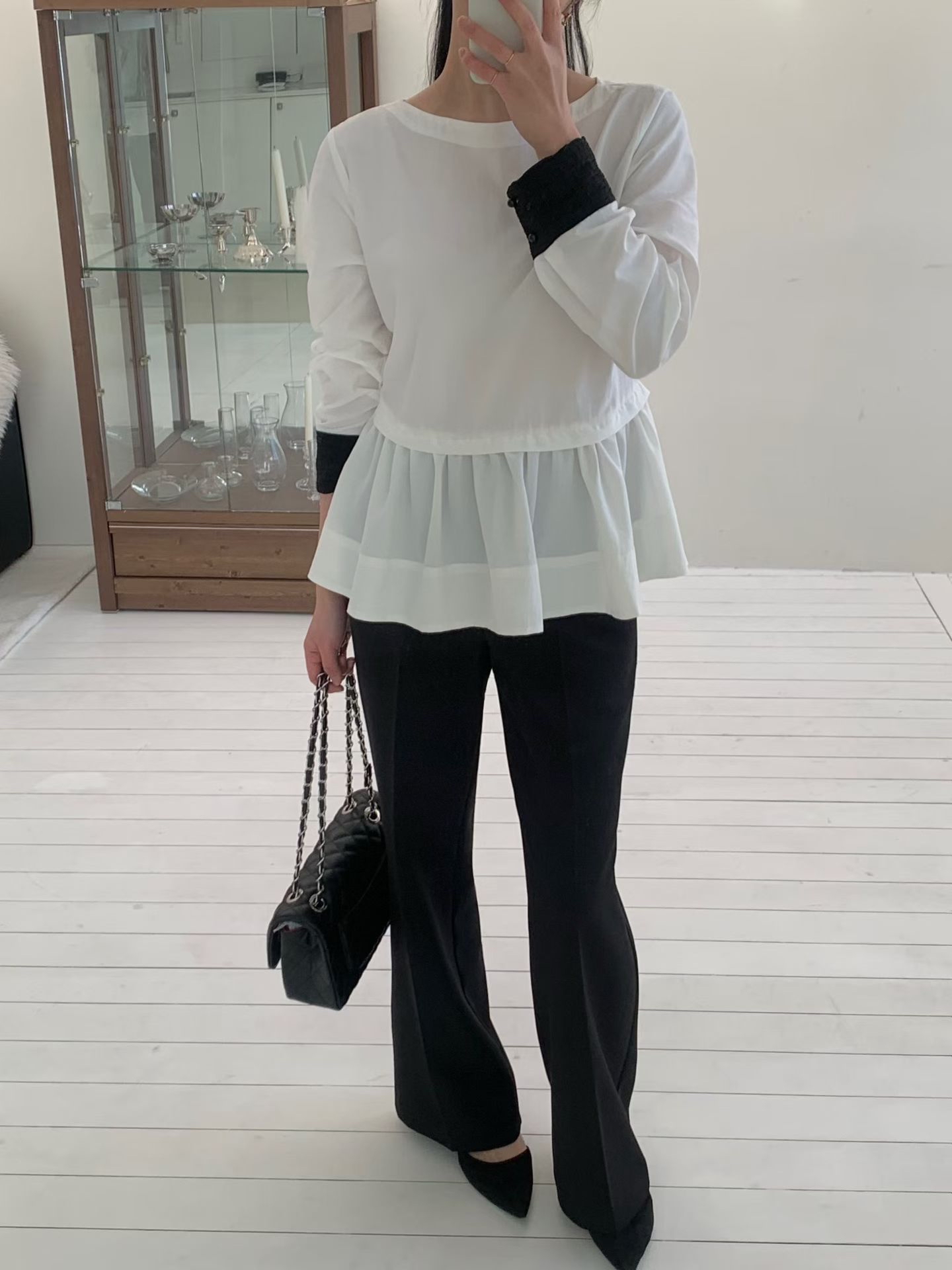Feminine cuff contrast blouse