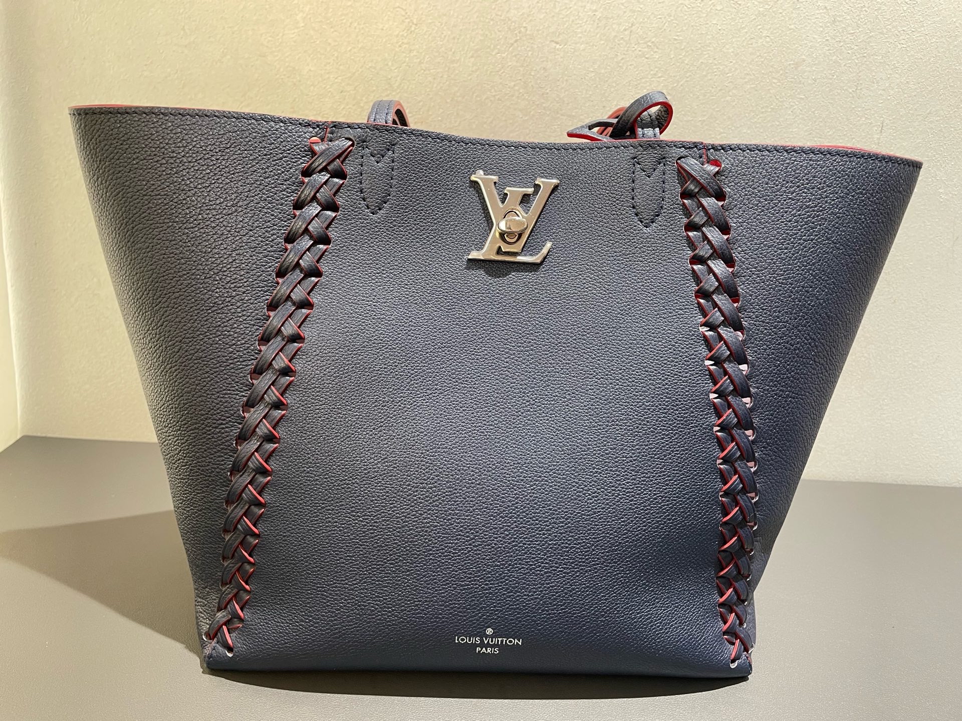 【預訂貨品】LV 限量編織深藍色全皮 Lockme tote 