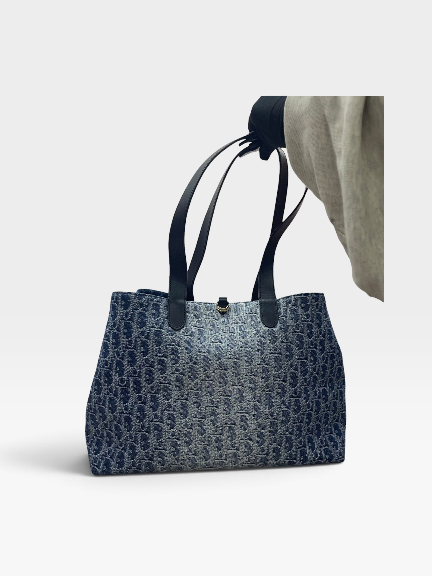 Pre-Owned DIOR Toujours bag / Product Code: 100101